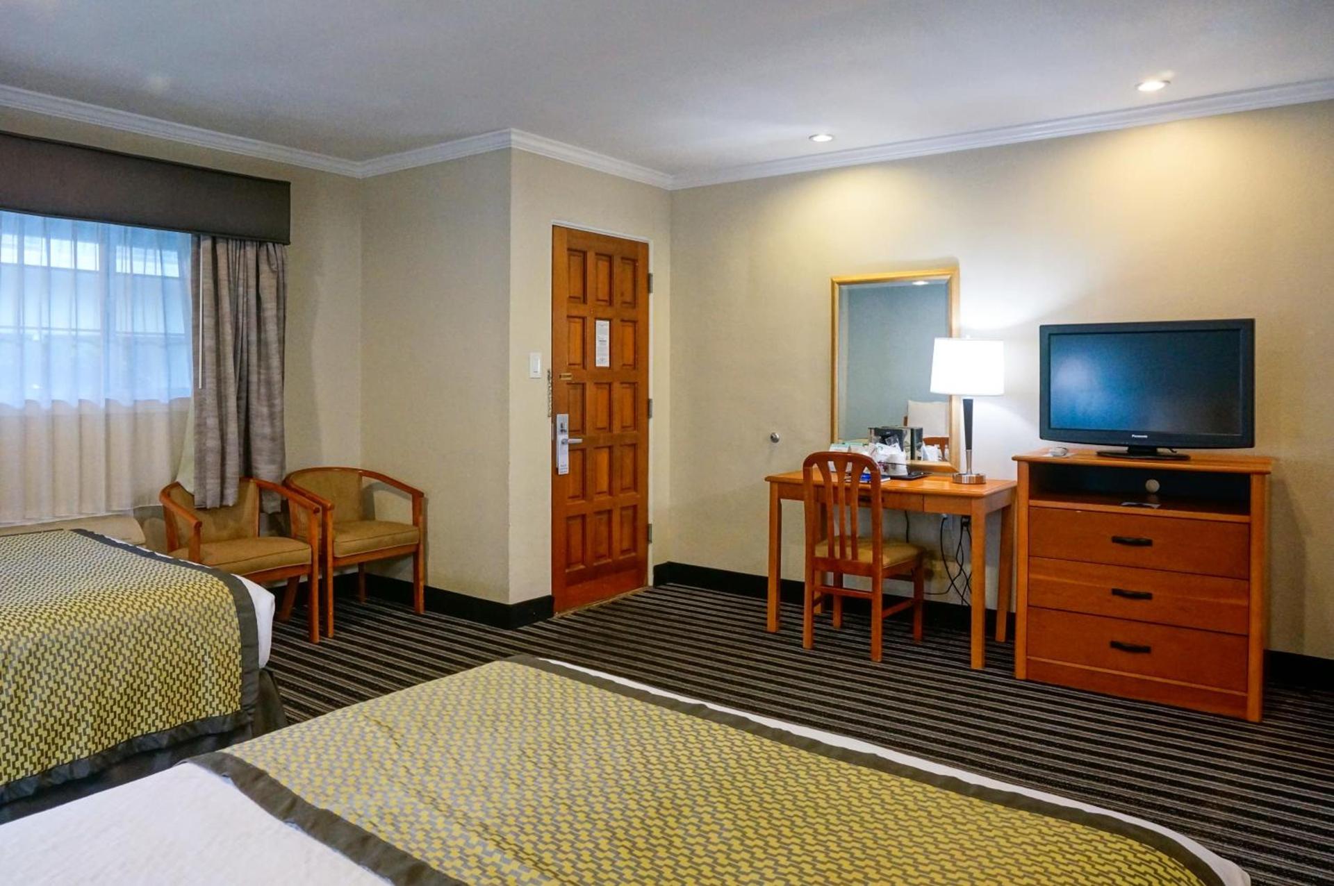 Hotel Parmani Near Stanford University photo 19