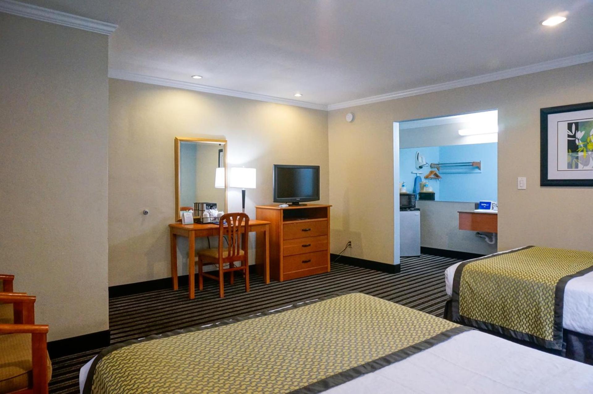 Hotel Parmani Near Stanford University photo 21