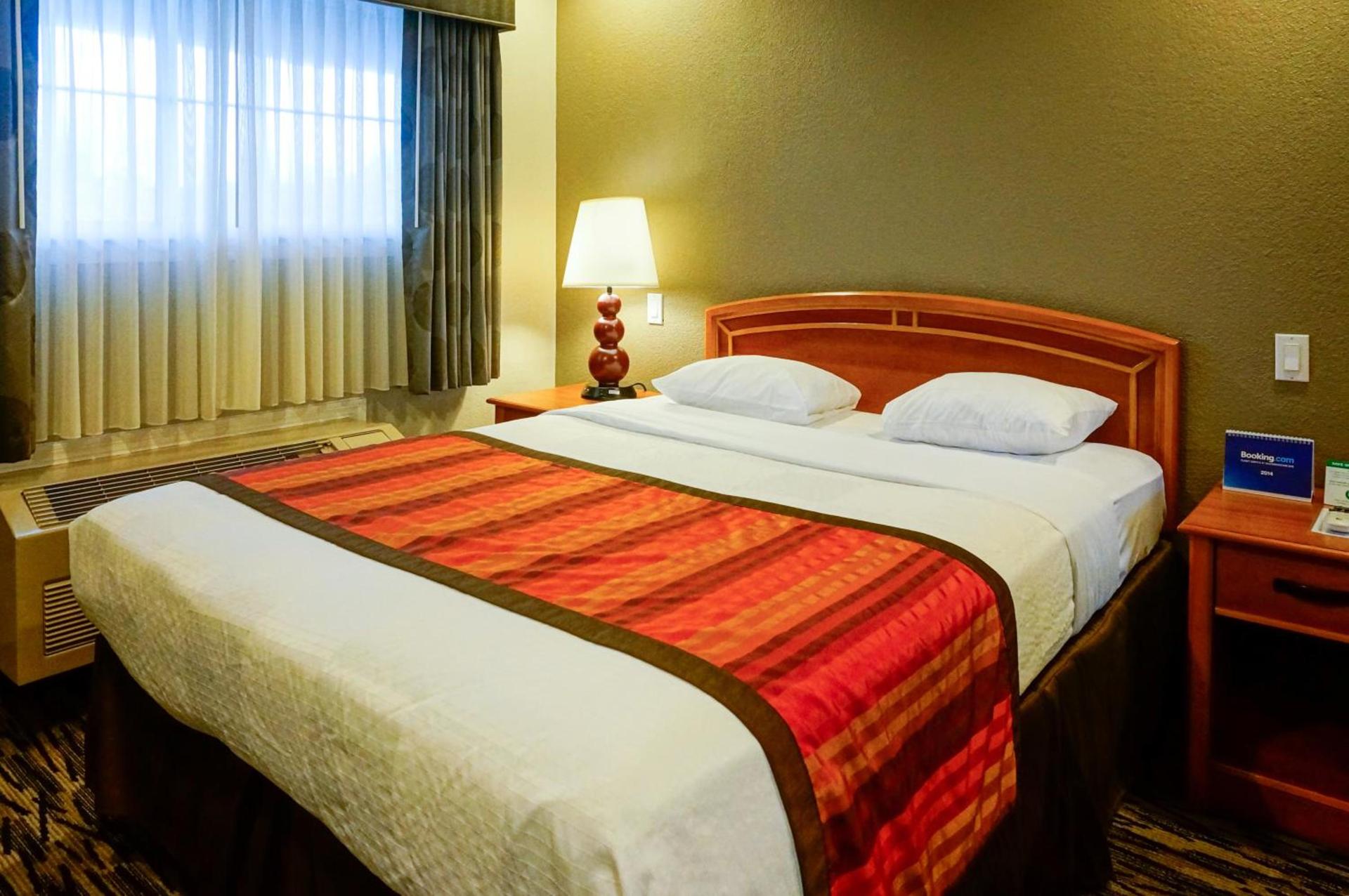 Hotel Parmani Near Stanford University photo 24