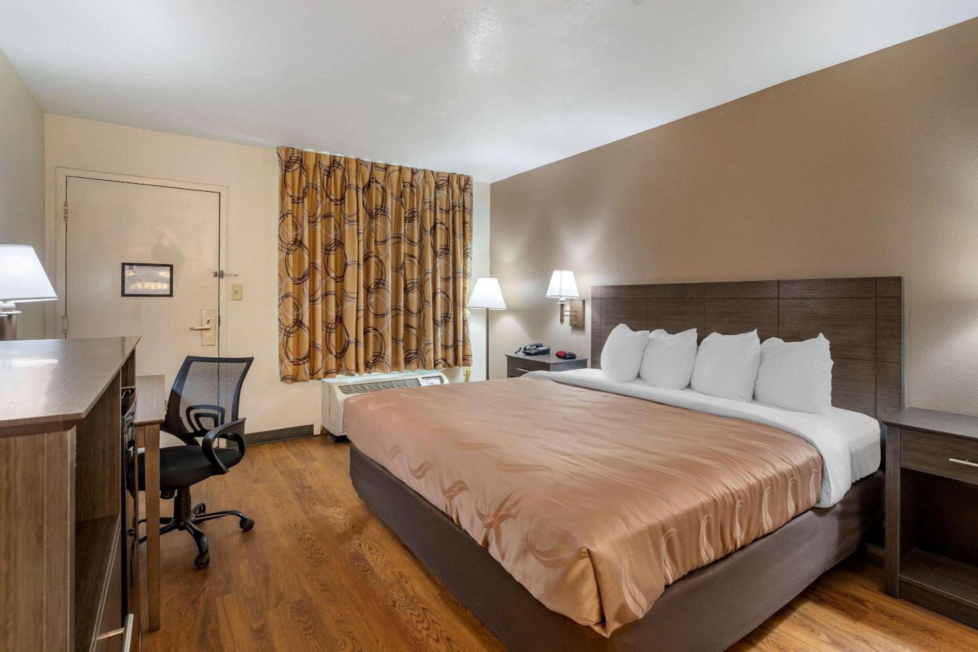 Quality Inn At Town Center photo 7