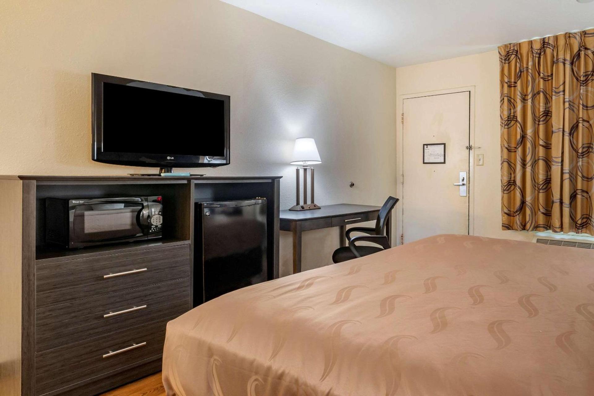 Quality Inn At Town Center photo 8