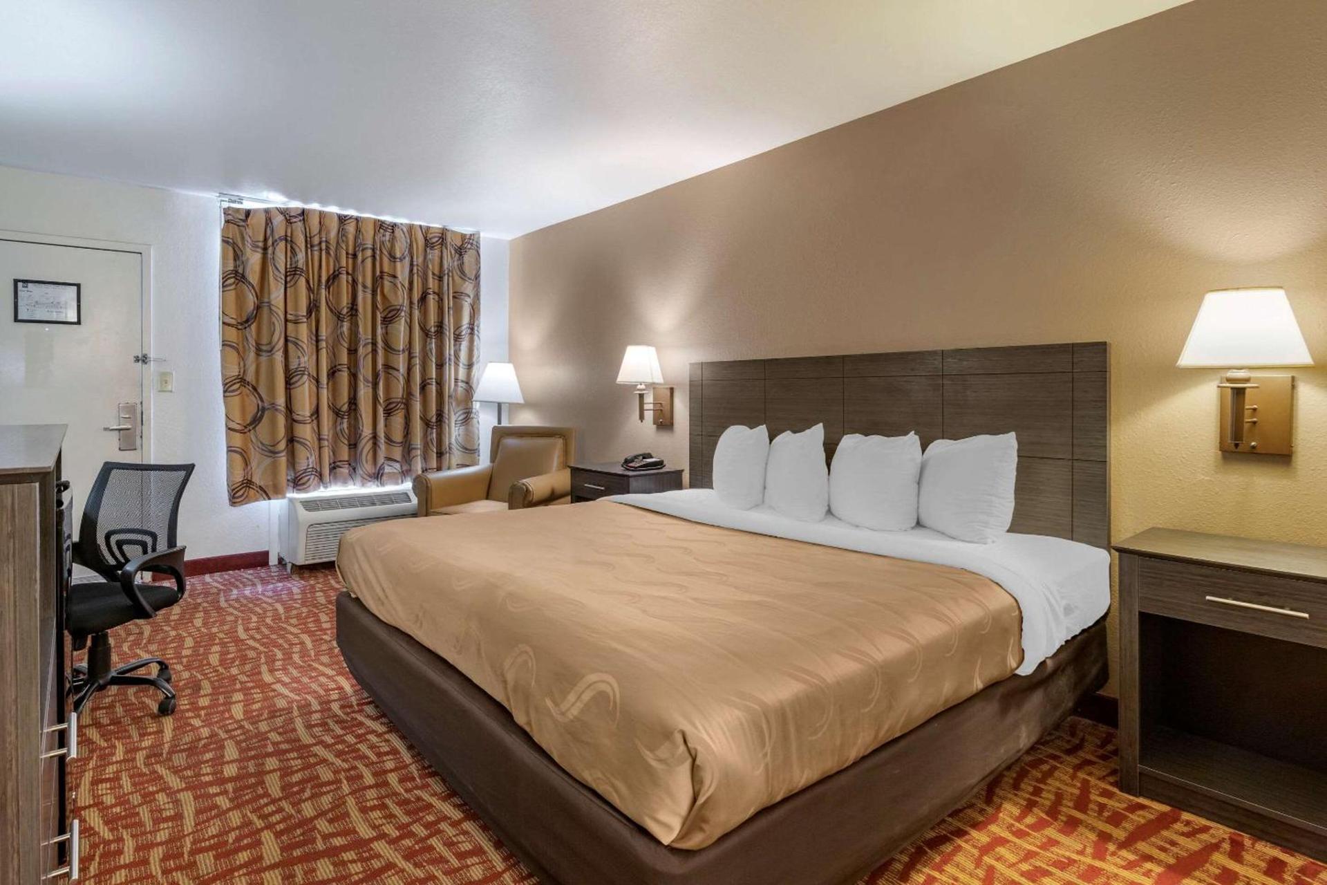 Quality Inn At Town Center photo 11