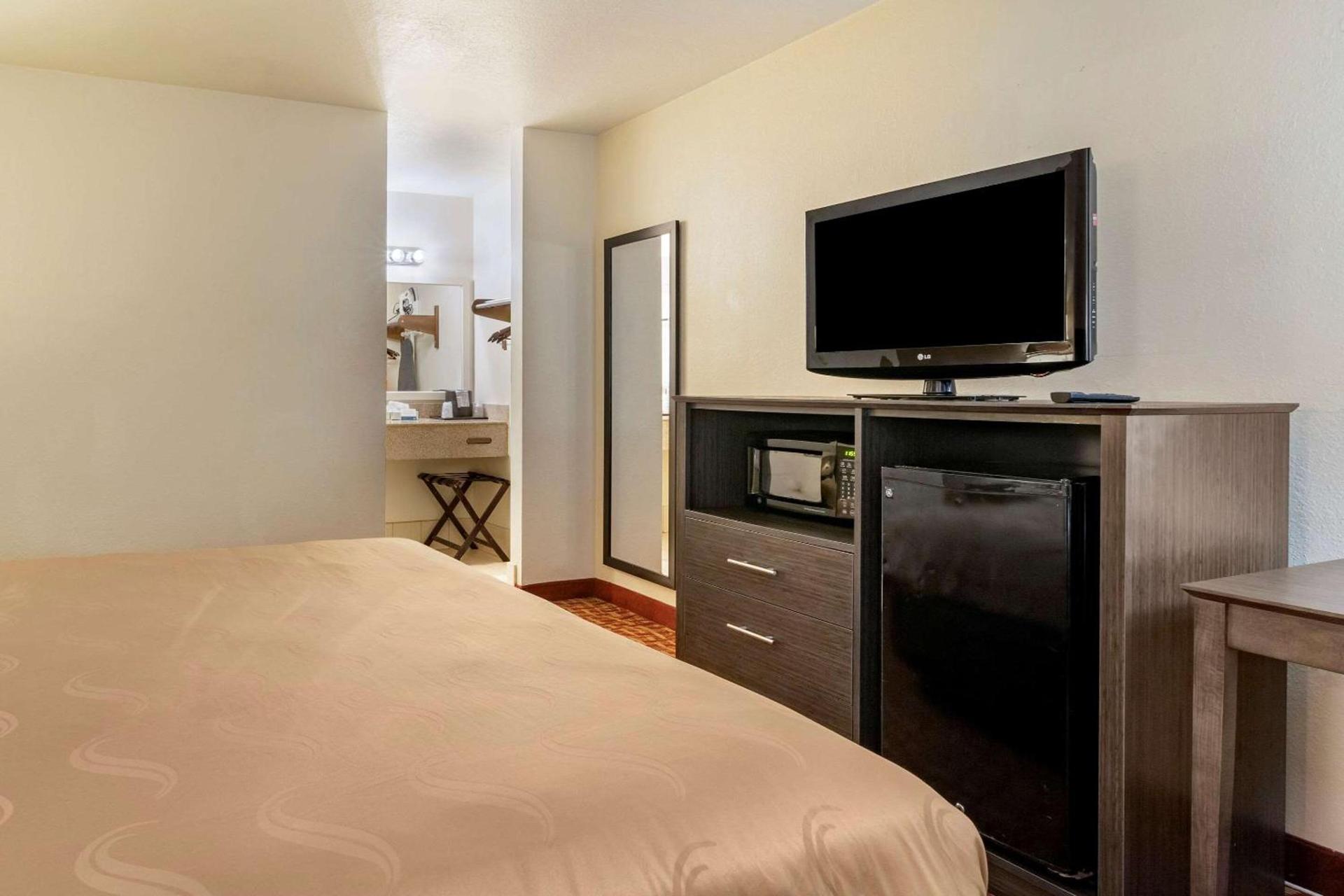 Quality Inn At Town Center photo 13
