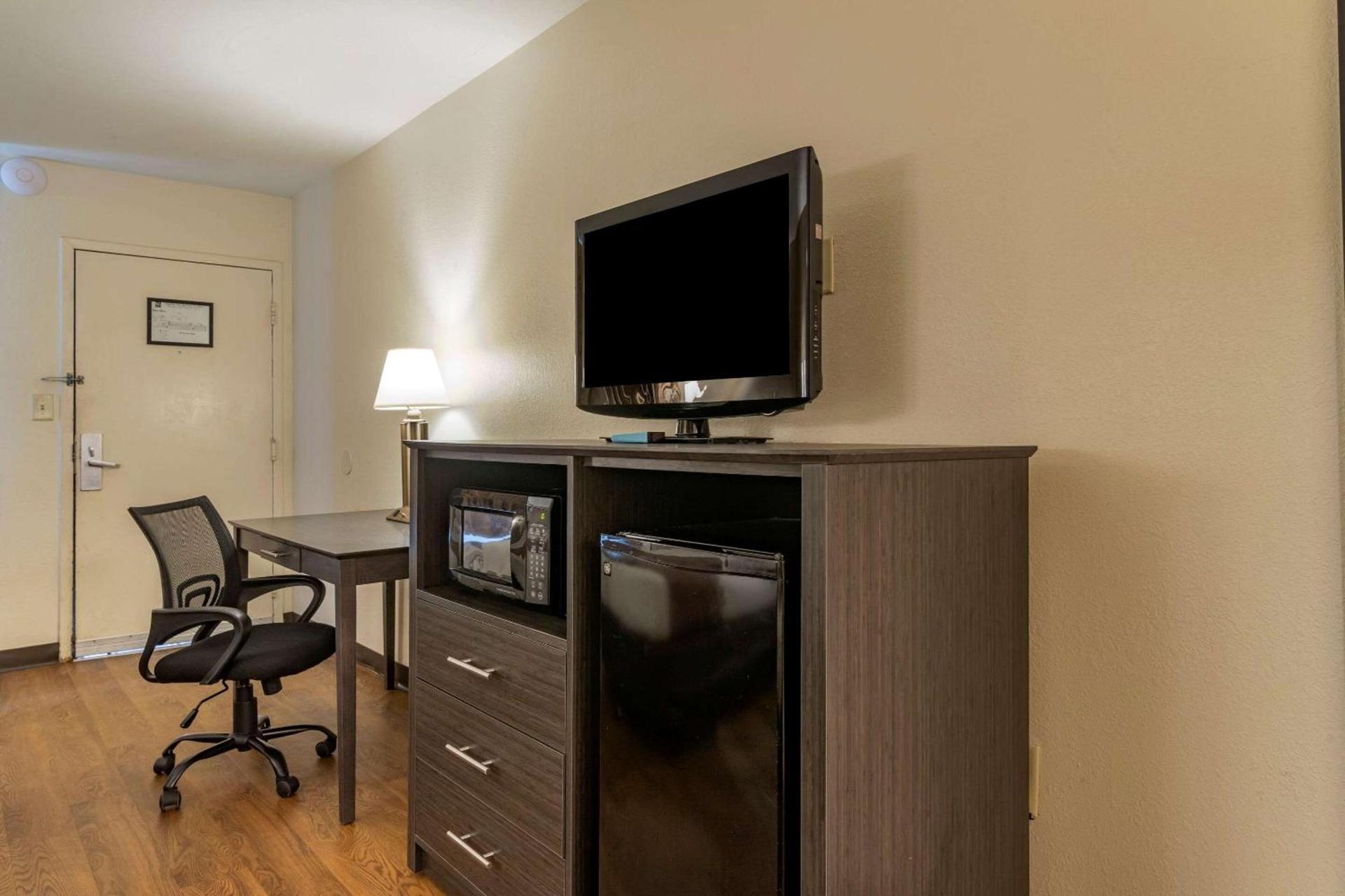 Quality Inn At Town Center photo 20