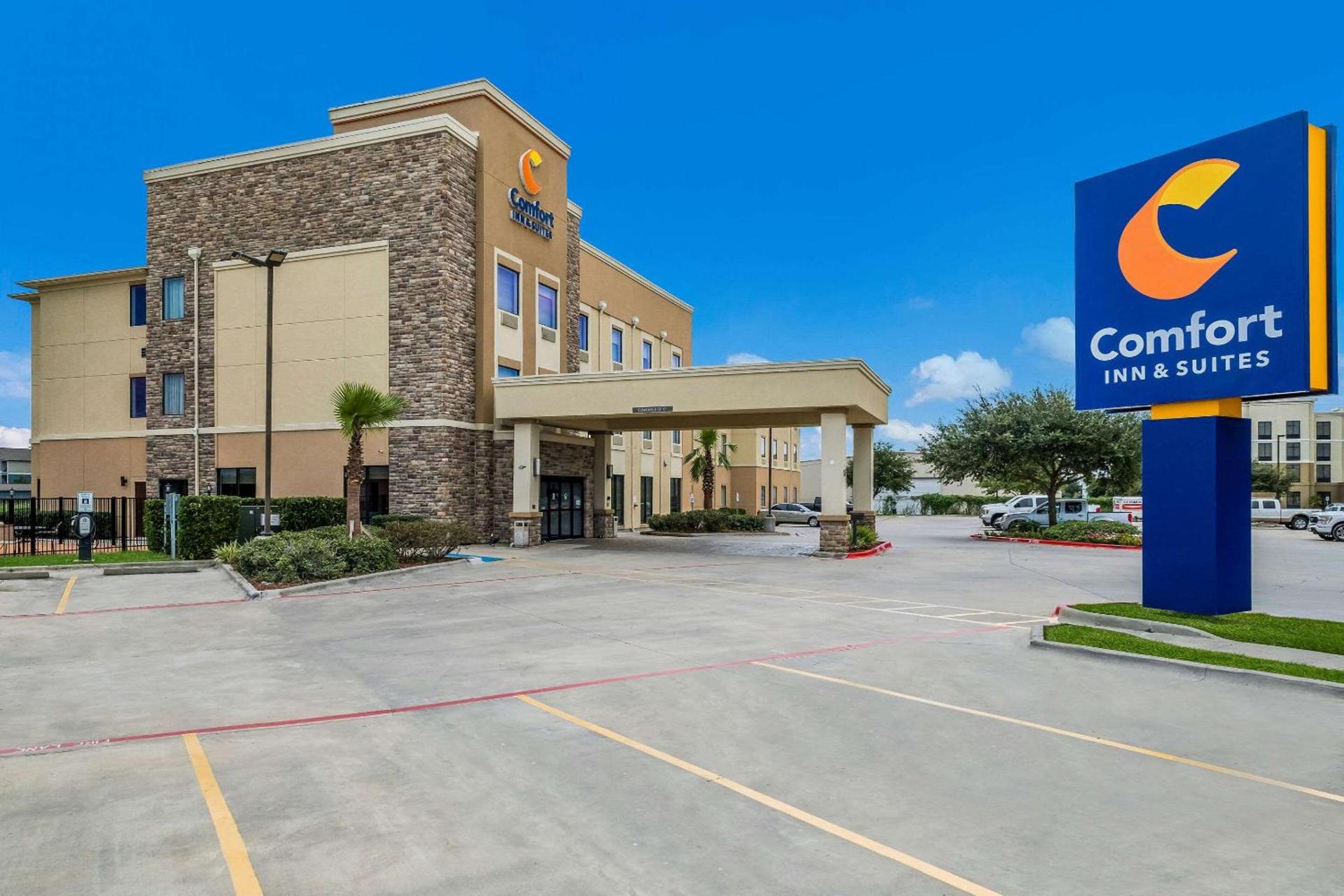 Comfort Inn & Suites Victoria North photo 8