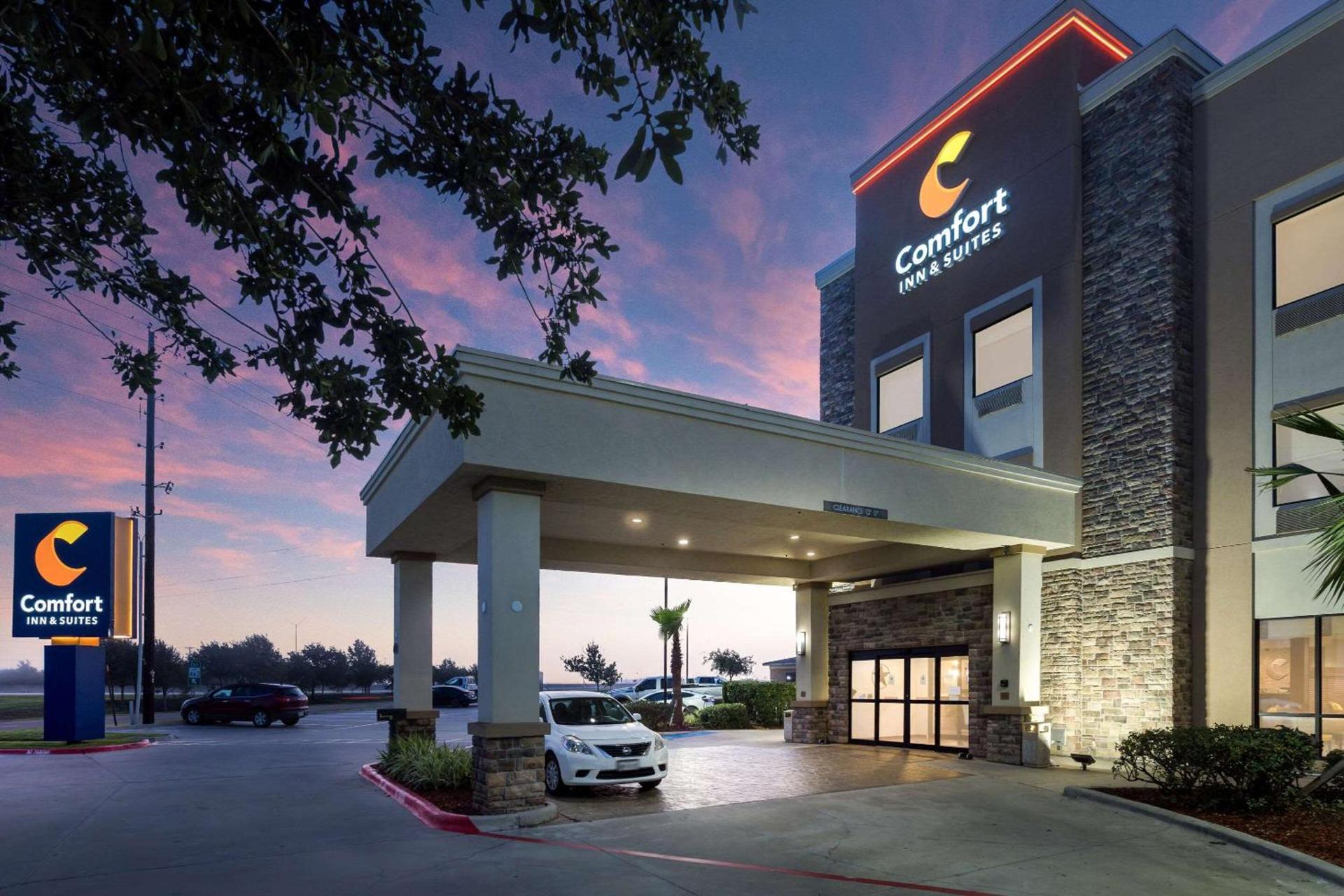 Comfort Inn & Suites Victoria North photo 10