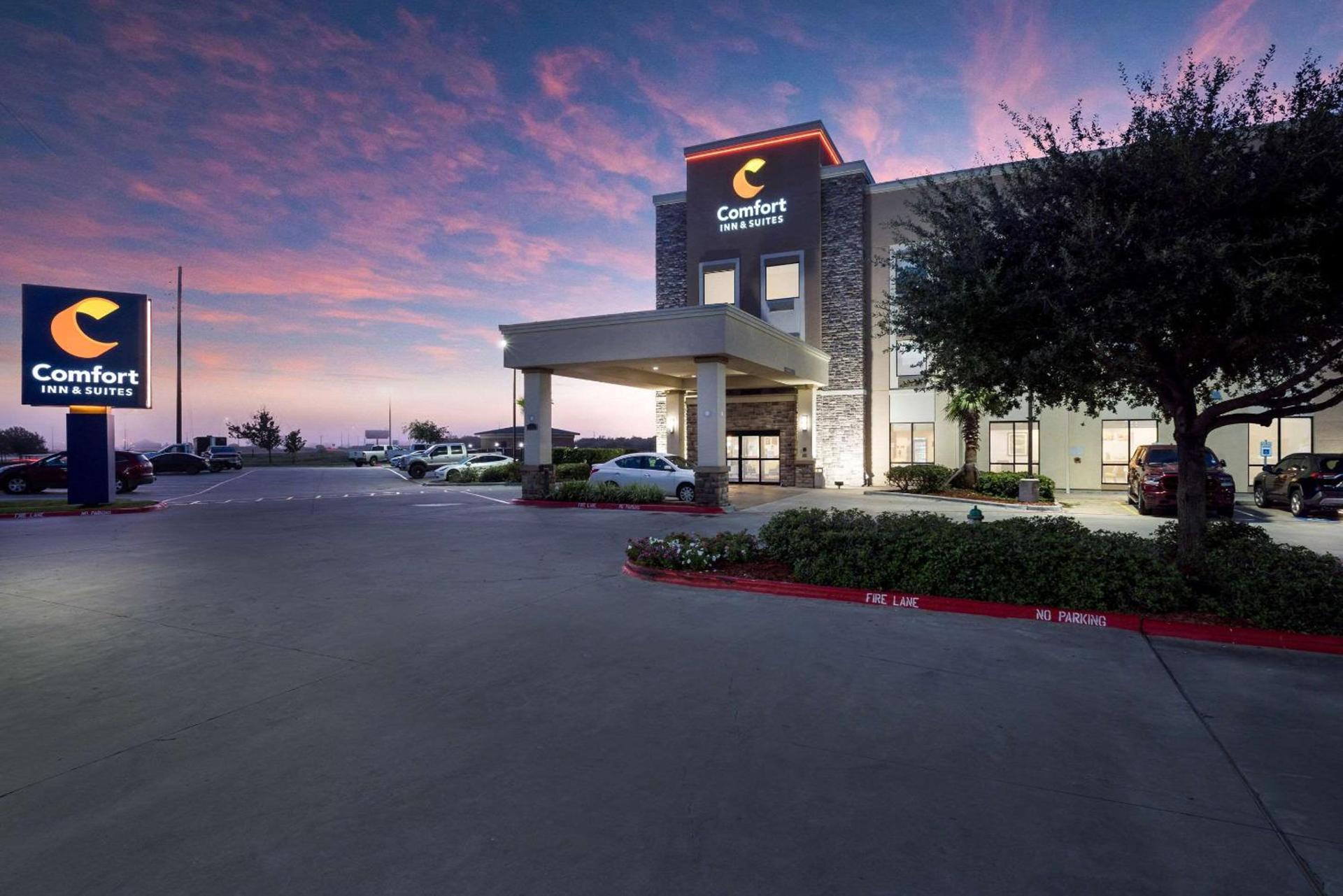Comfort Inn & Suites Victoria North photo 13