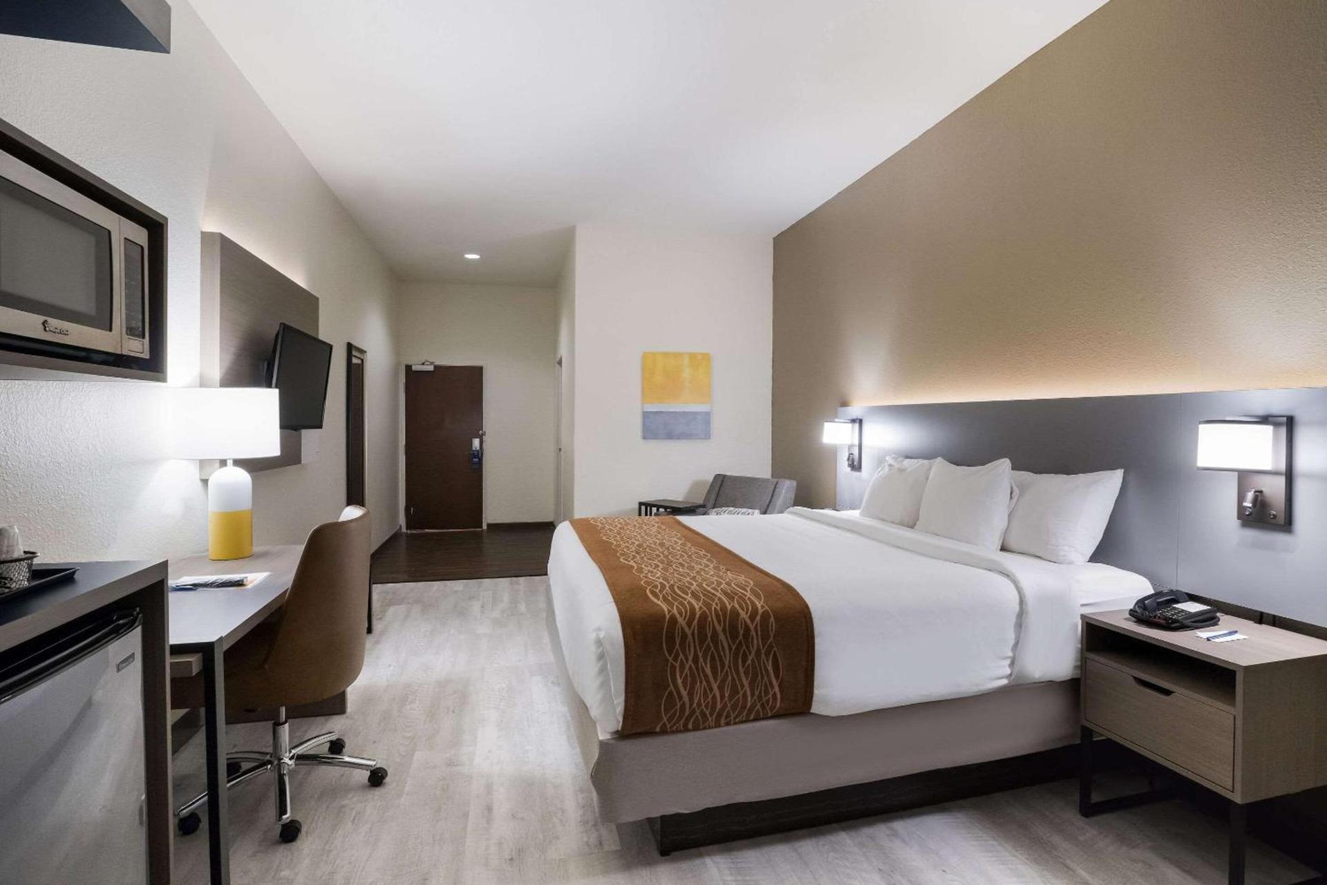 Comfort Inn & Suites Victoria North photo 17