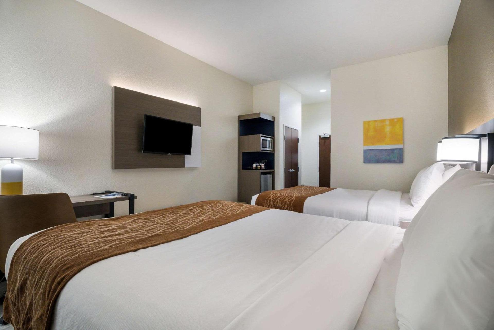 Comfort Inn & Suites Victoria North photo 18