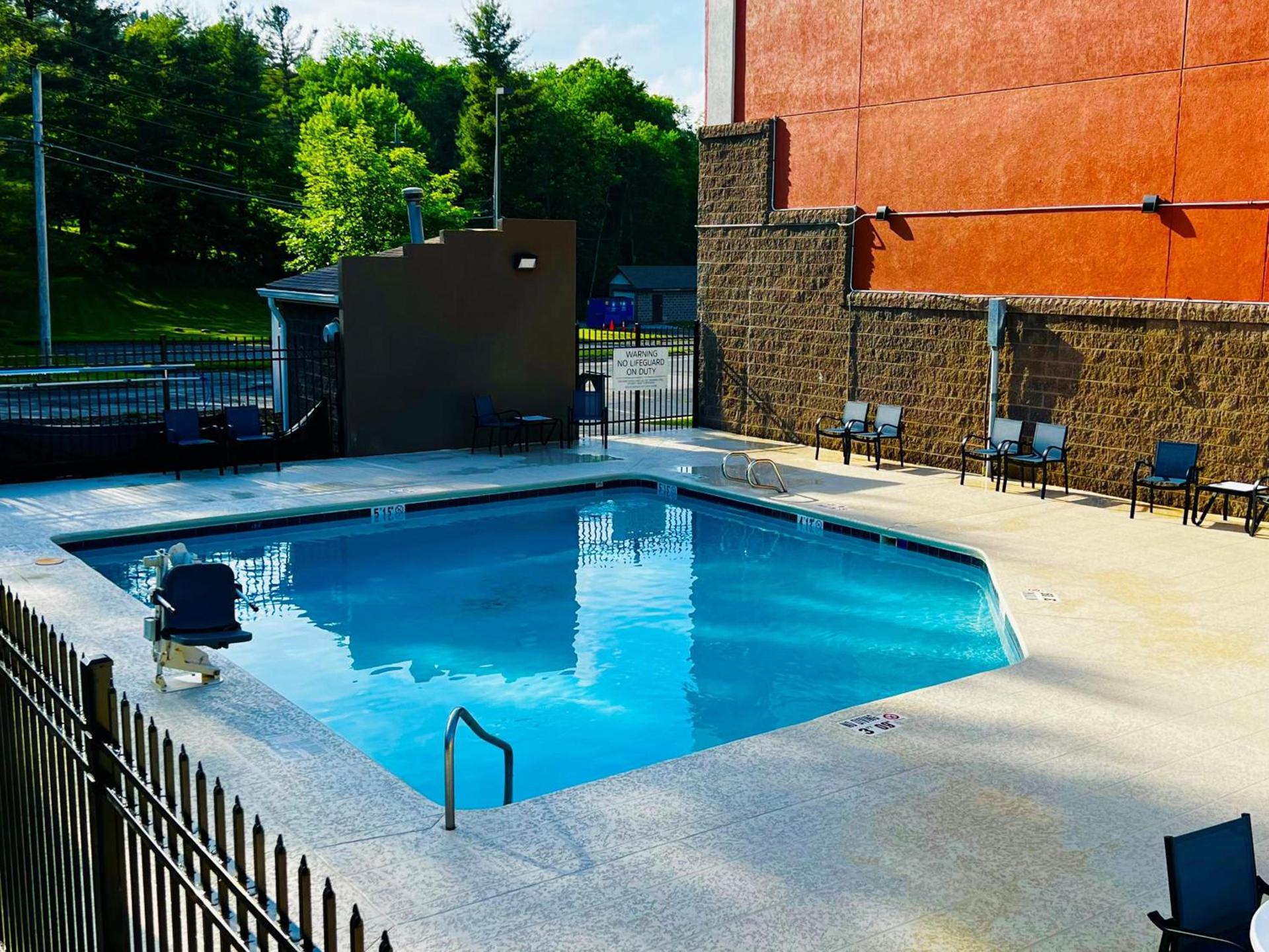 Holiday Inn Express Blowing Rock South, an IHG Hotel photo 90