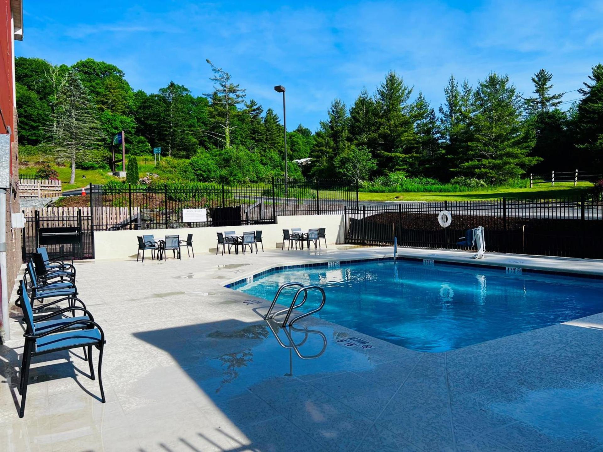 Holiday Inn Express Blowing Rock South, an IHG Hotel photo 88