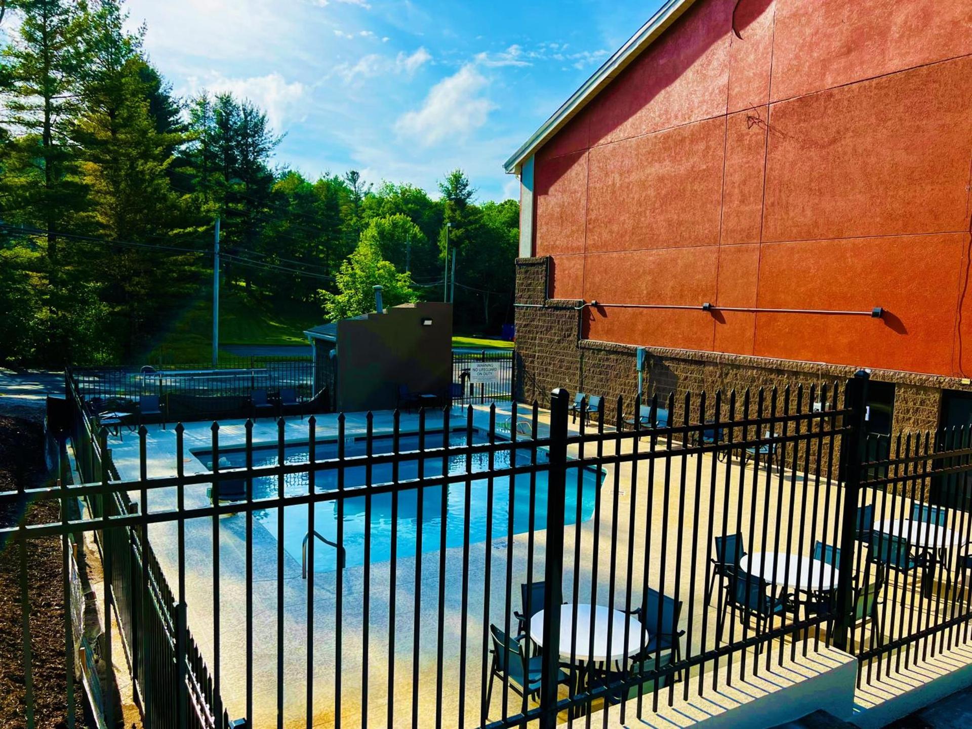 Holiday Inn Express Blowing Rock South, an IHG Hotel photo 89