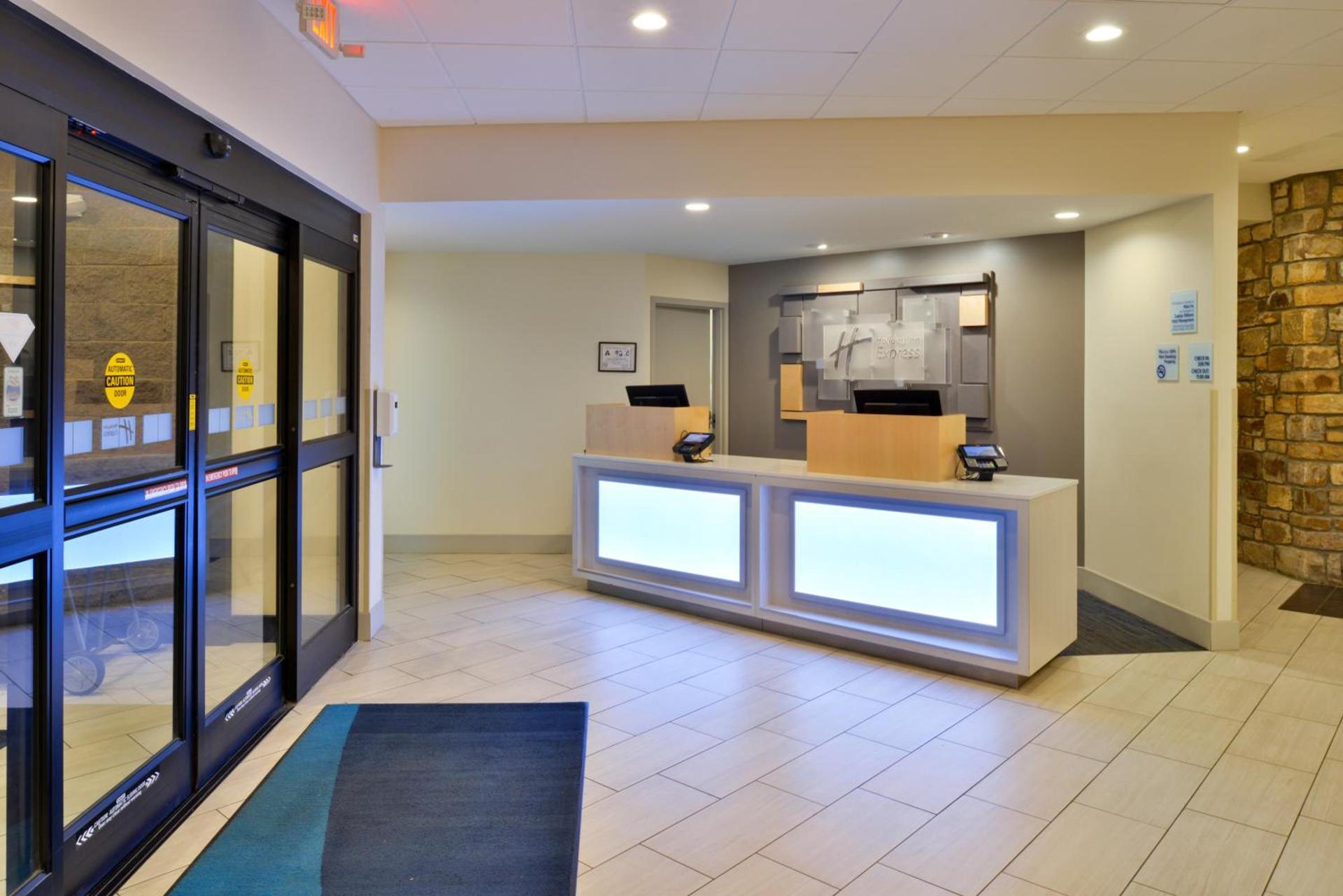 Holiday Inn Express Blowing Rock South, an IHG Hotel photo 76