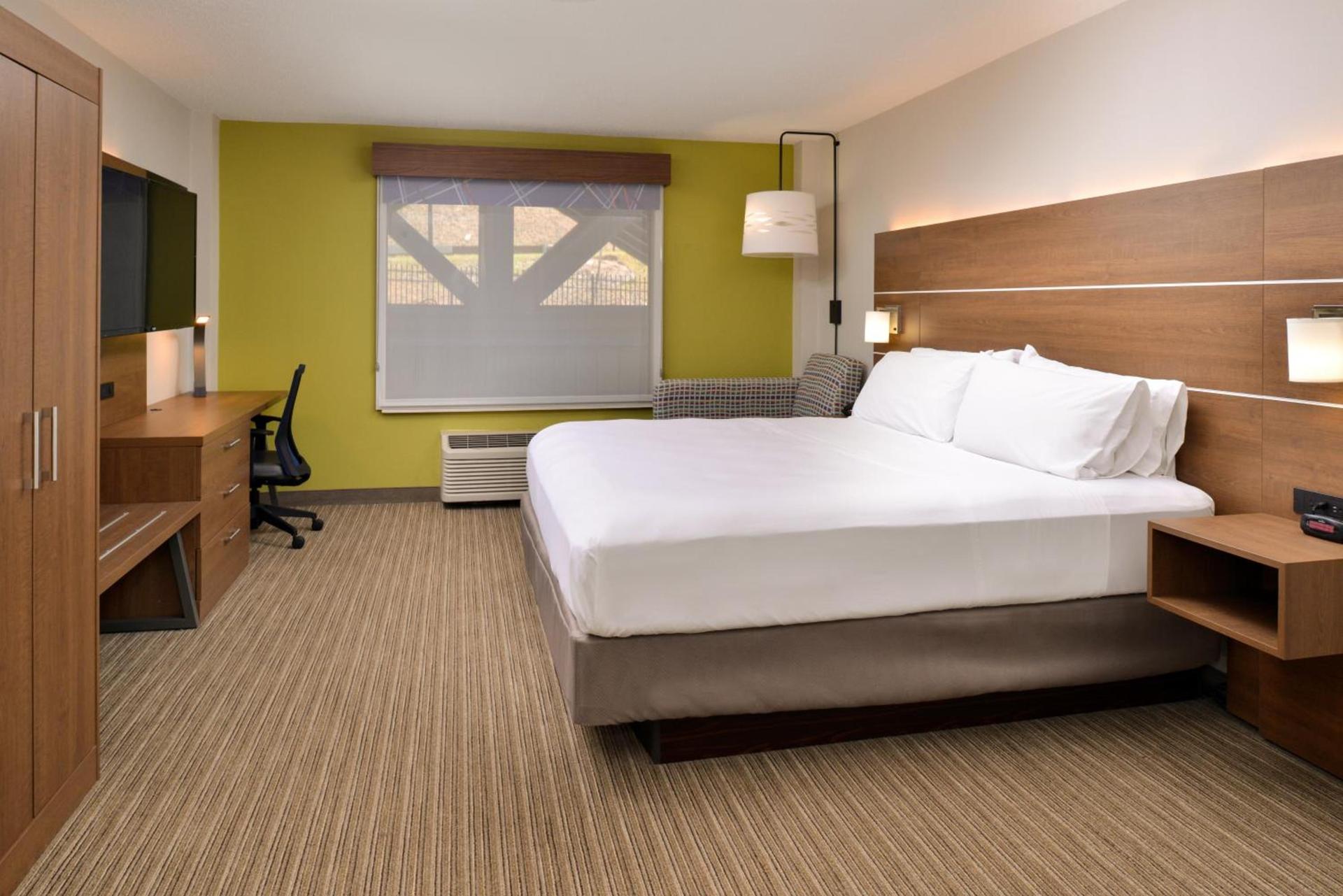 Holiday Inn Express Blowing Rock South, an IHG Hotel photo 12