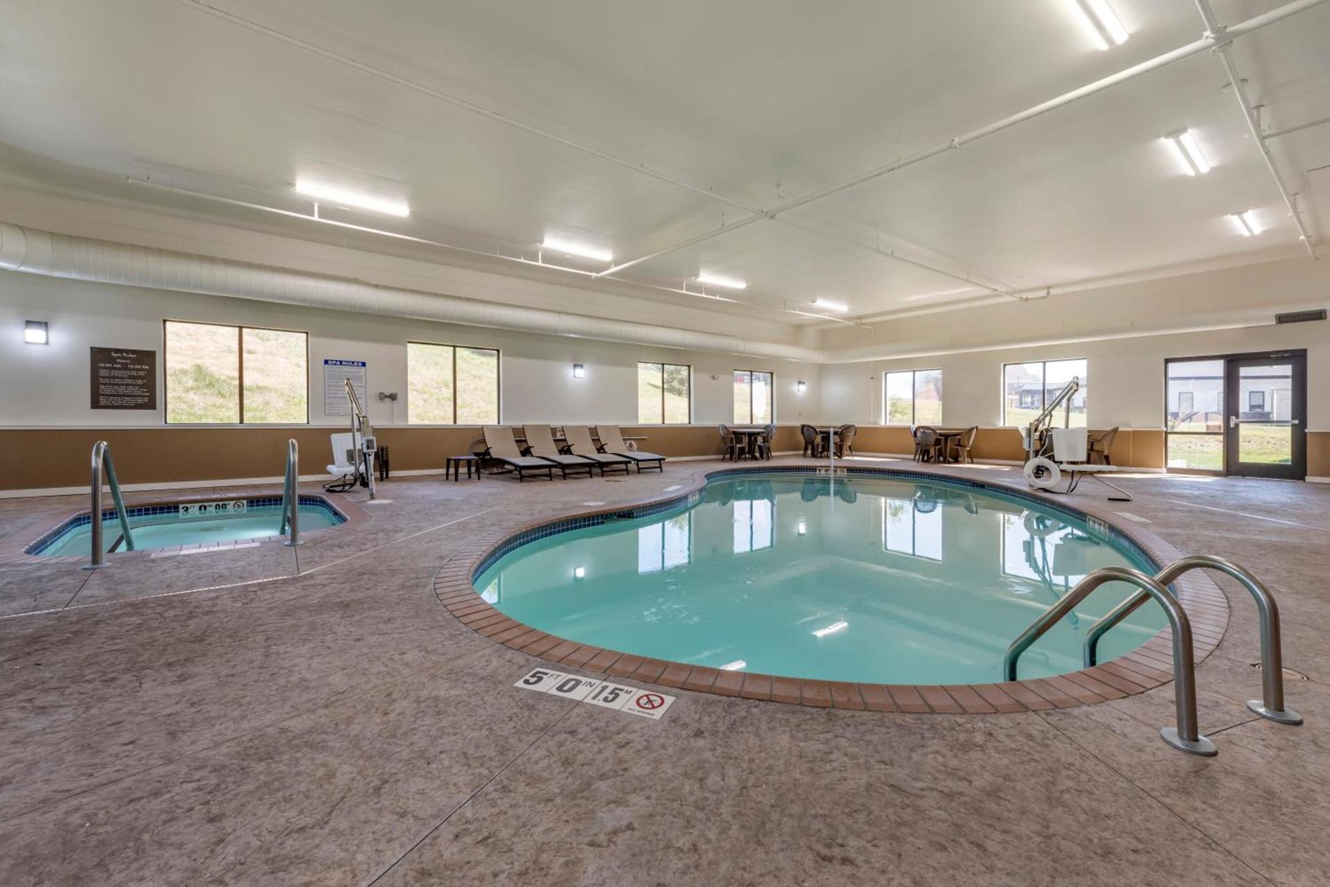 Comfort Suites Bridgeport - Clarksburg photo 36