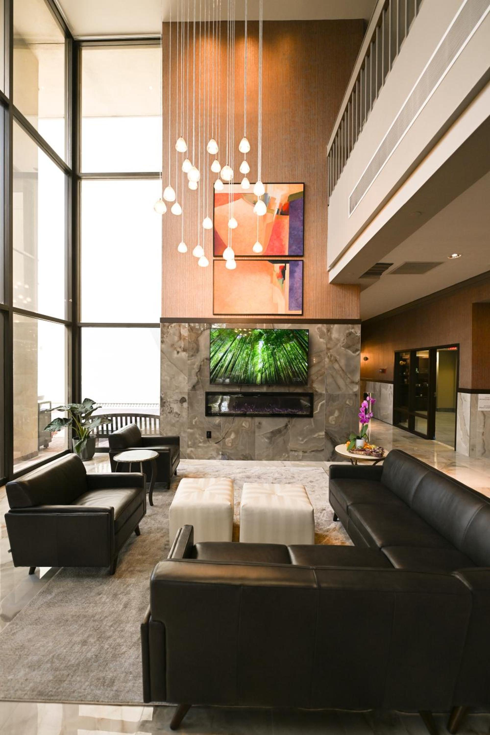 Grand Laurel Hotel photo 2