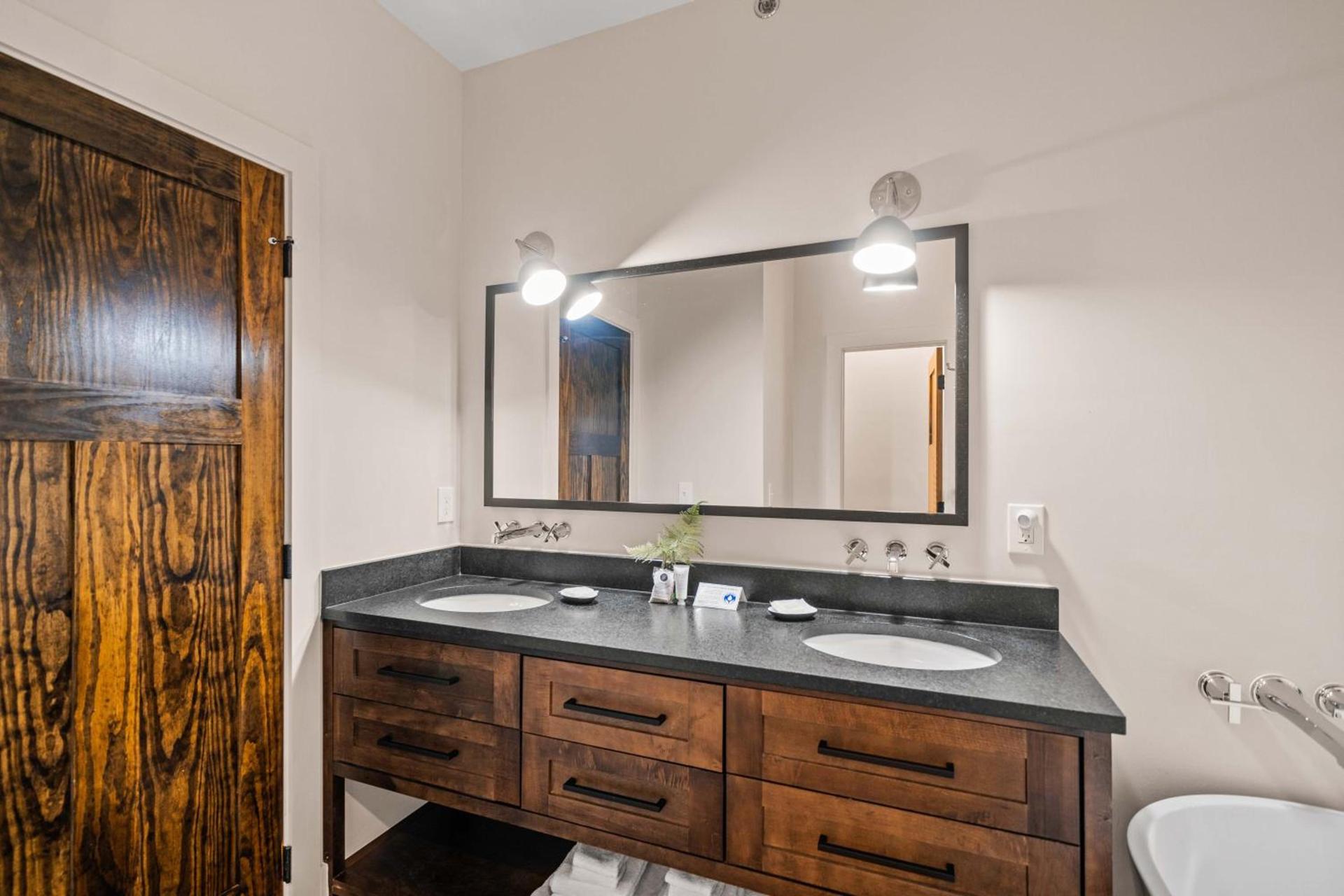 The Blowing Rock Manor photo 44