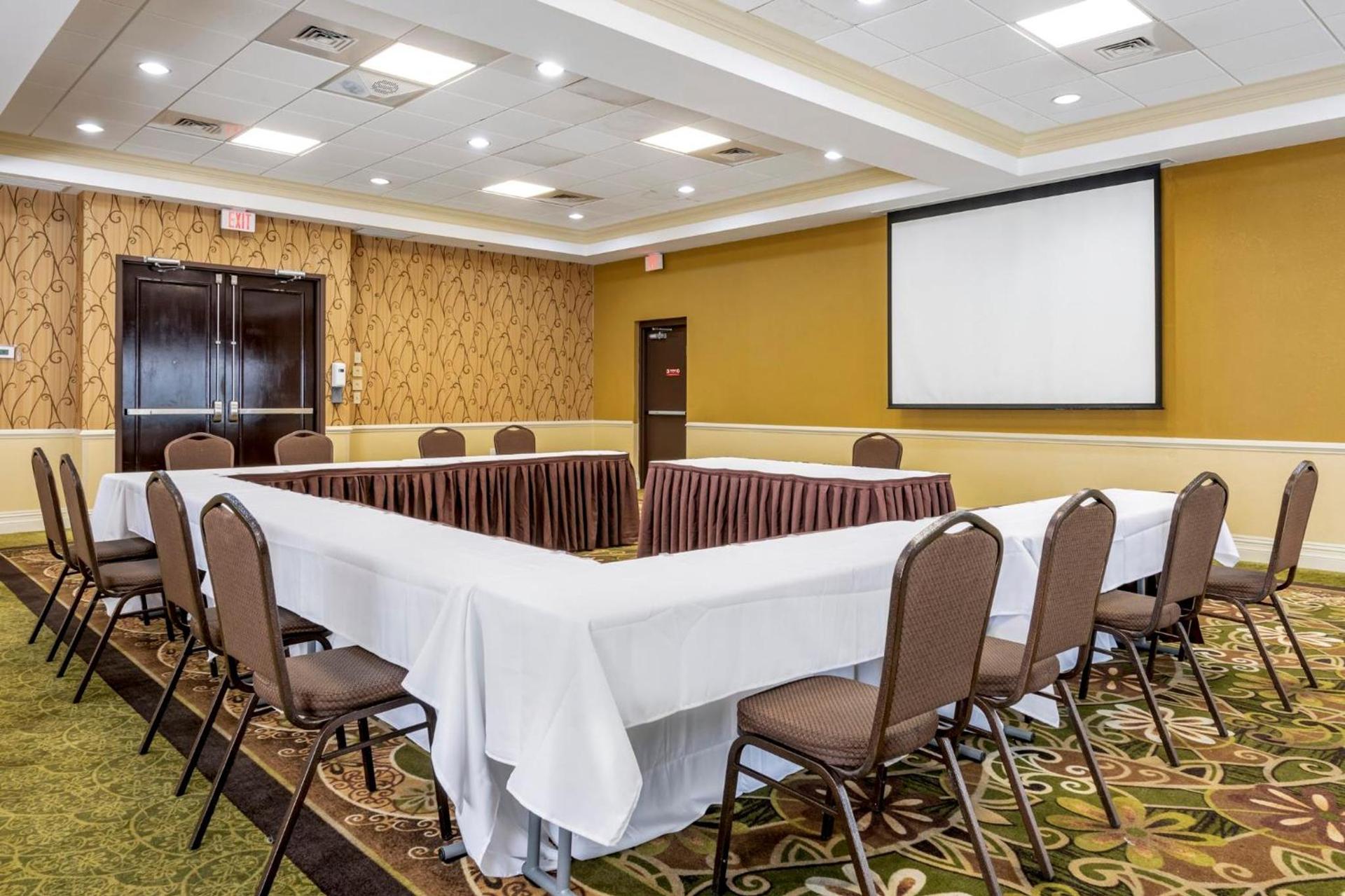 Holiday Inn Resort Orlando - Lake Buena Vista by IHG photo 71