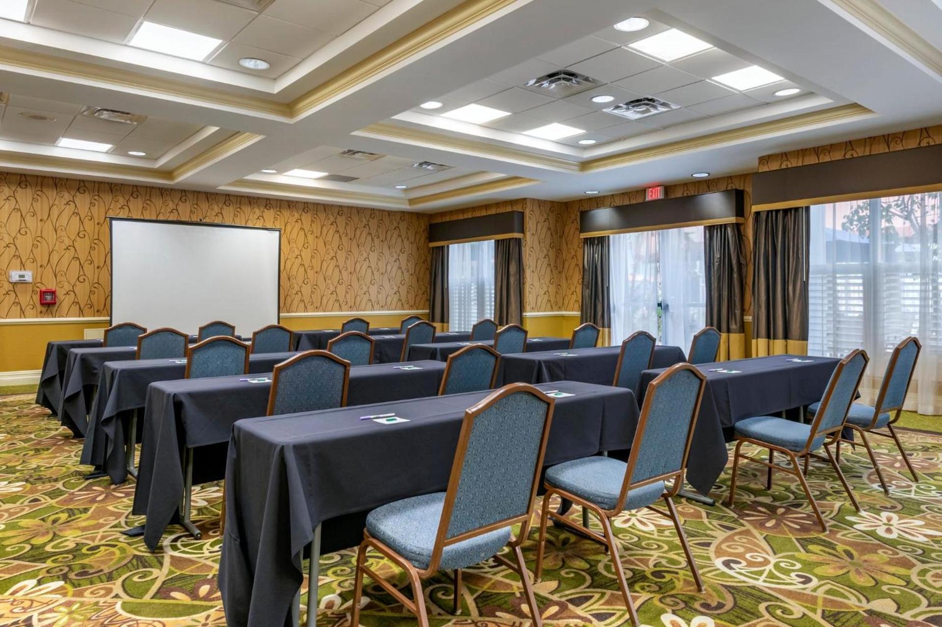 Holiday Inn Resort Orlando - Lake Buena Vista by IHG photo 81