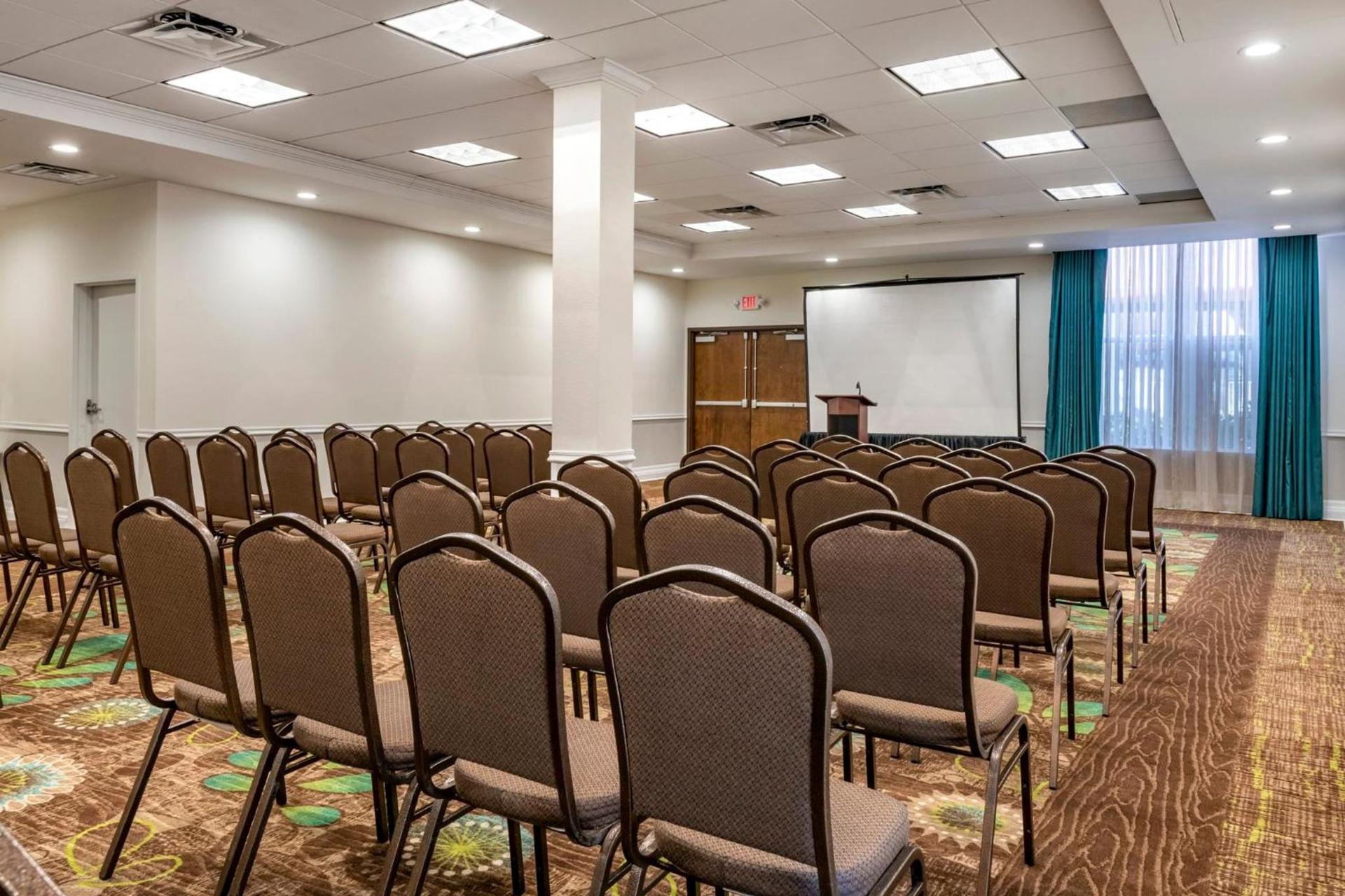 Holiday Inn Resort Orlando - Lake Buena Vista by IHG photo 73