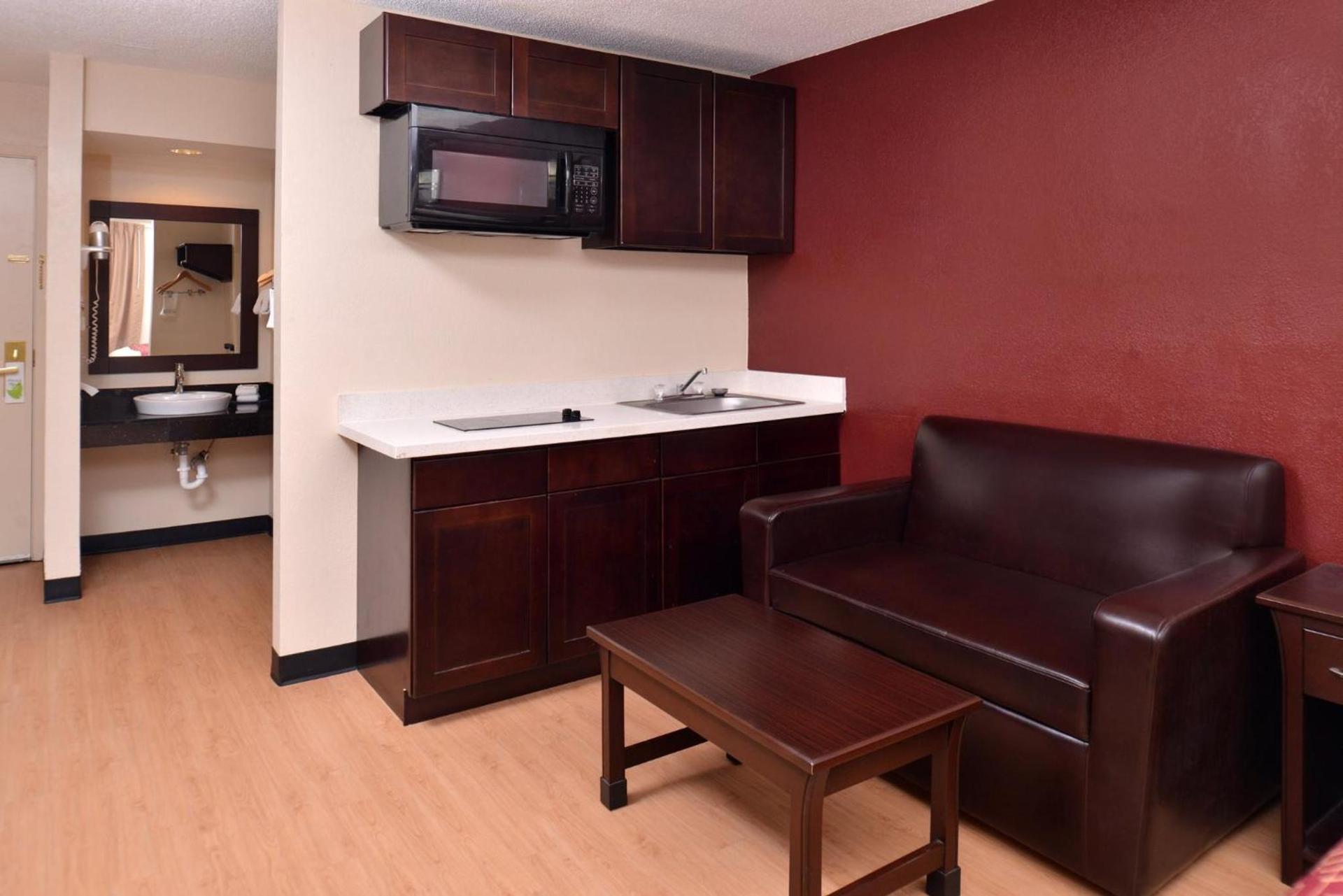 Red Roof Inn Van Horn photo 26