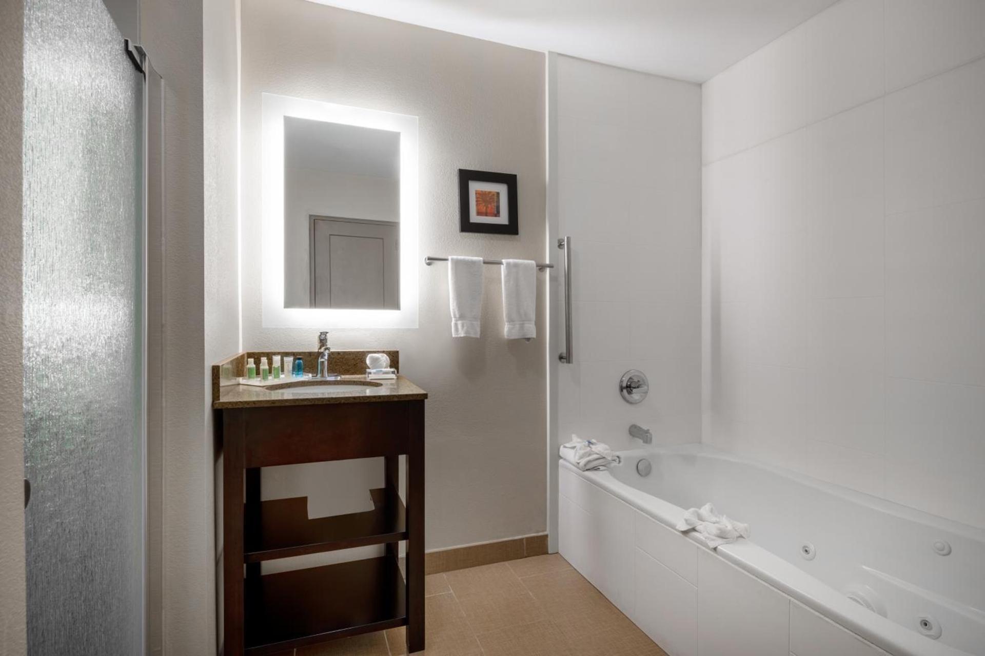 Holiday Inn Poughkeepsie by IHG photo 17