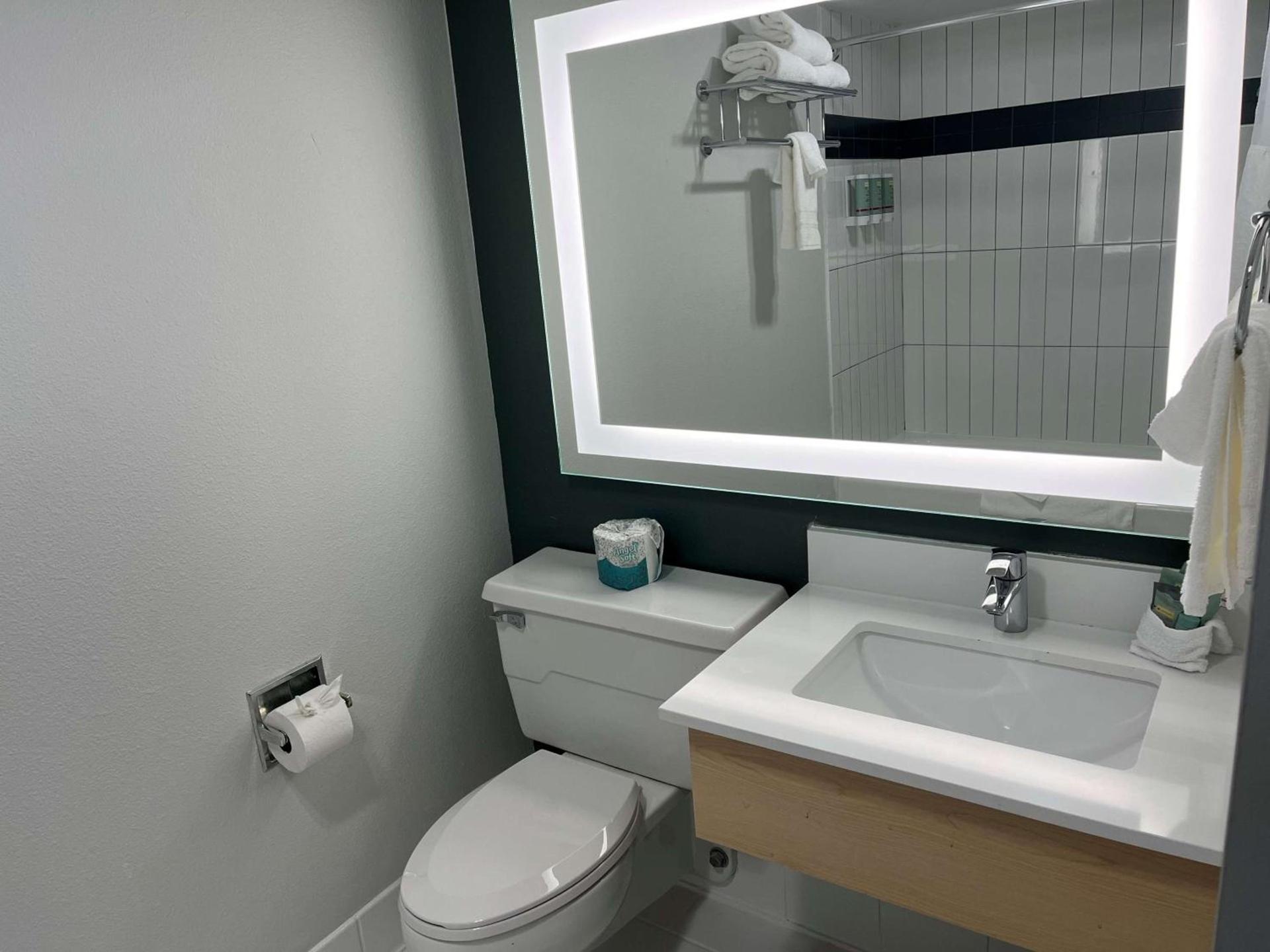 Best Western Portland West Beaverton photo 41