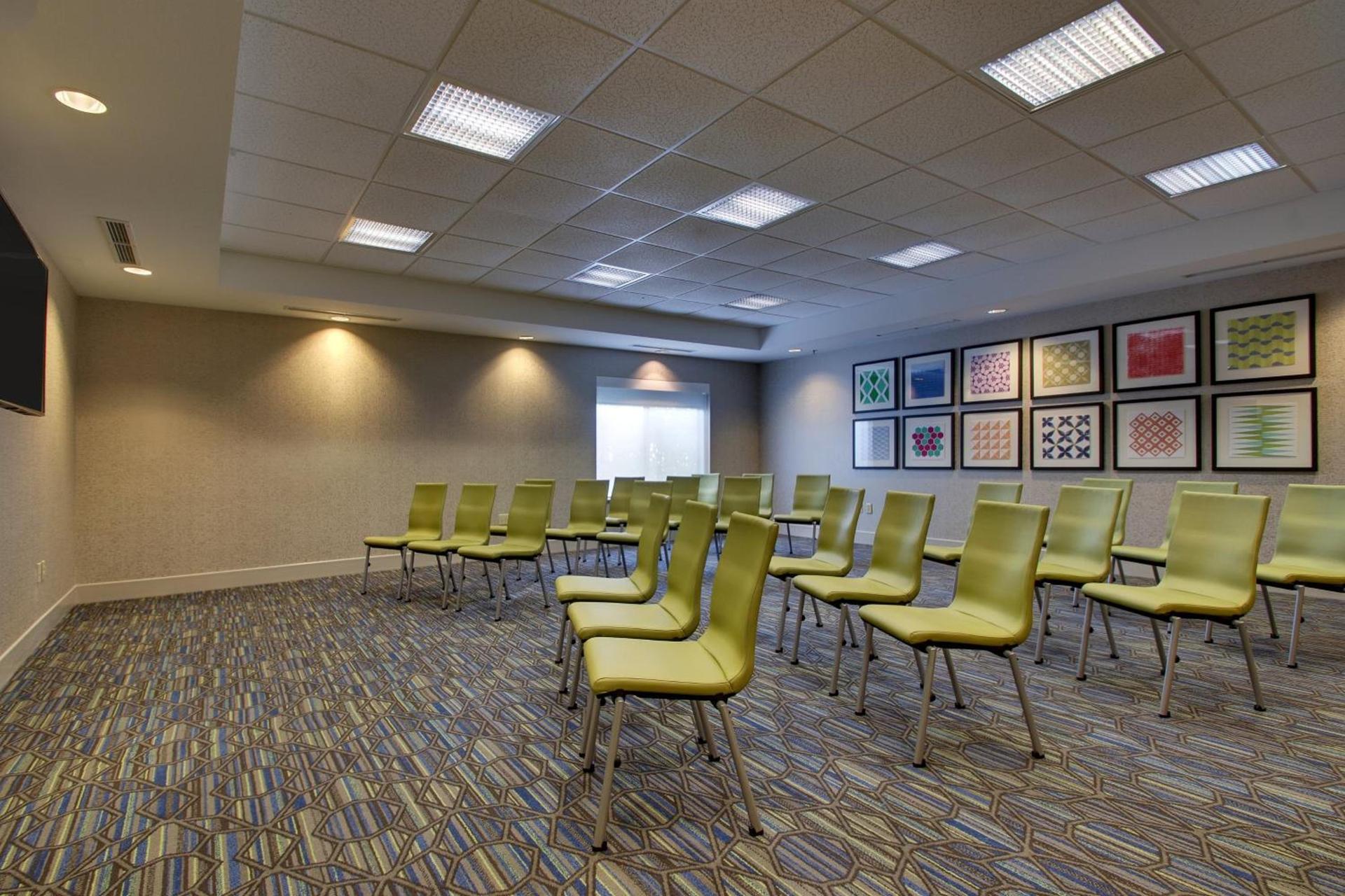Holiday Inn Express Hotel & Suites Morris by IHG photo 55
