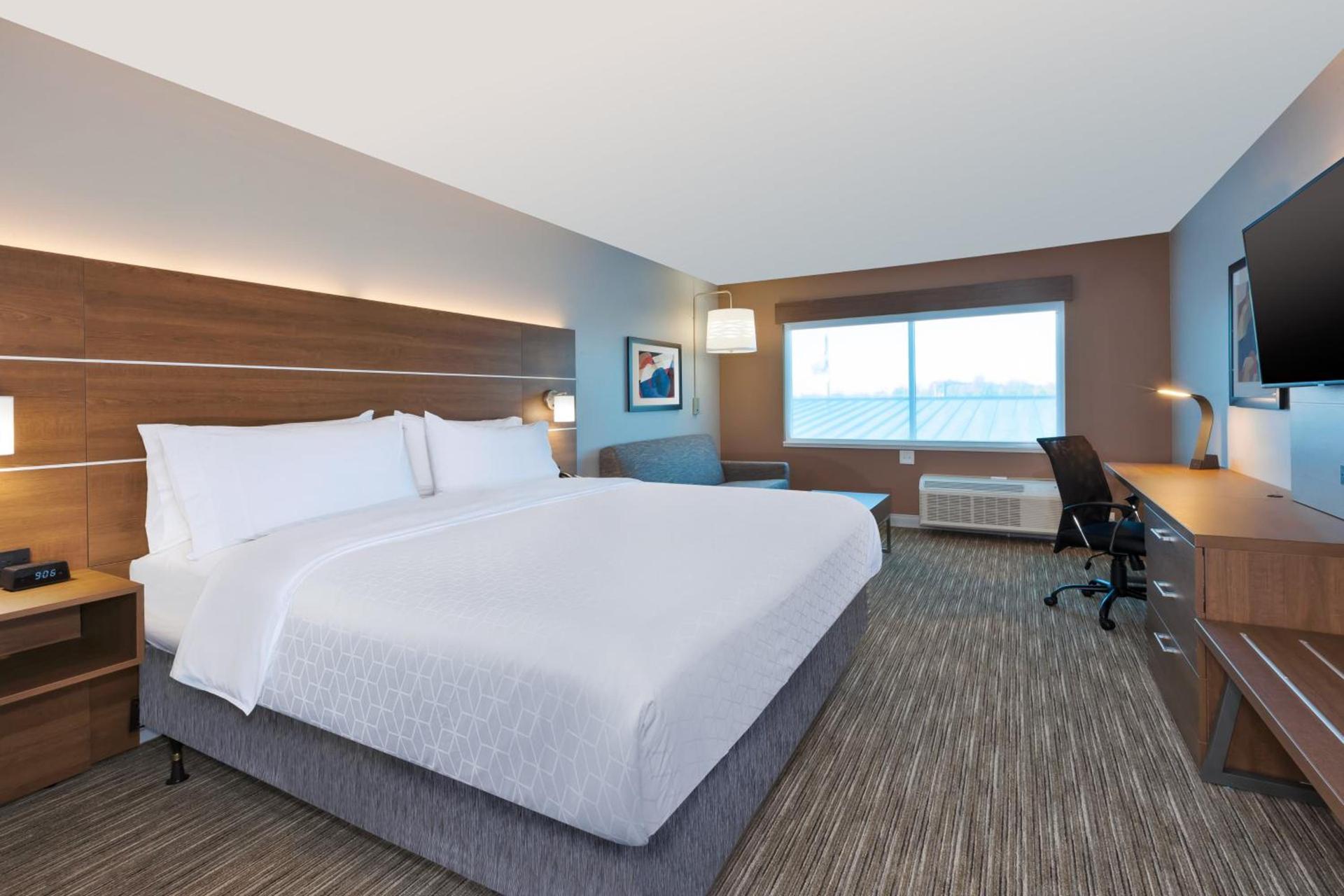 Holiday Inn Express & Suites - Cedar Springs - Grand Rapids N by IHG photo 29