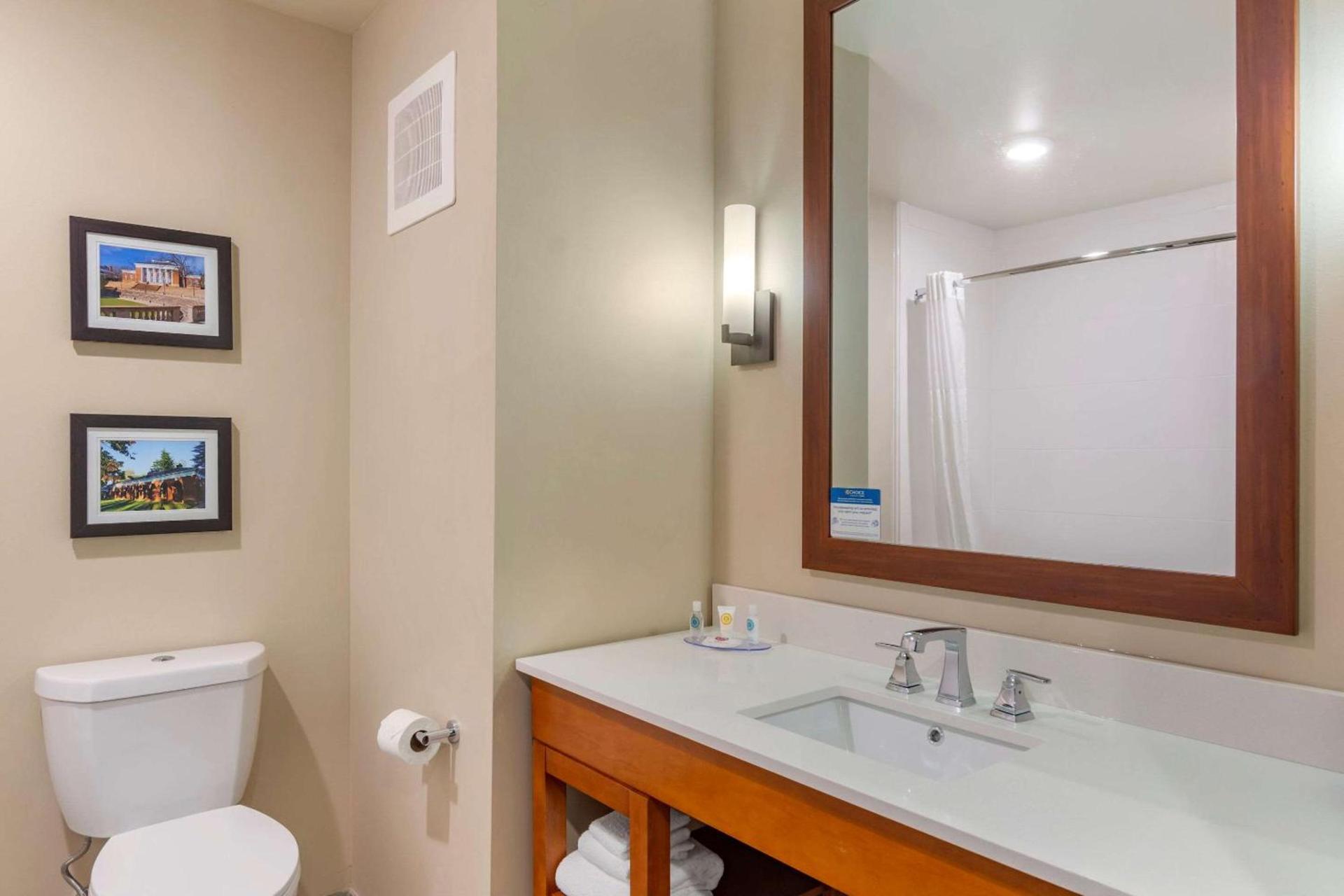 Comfort Inn & Suites Charlottesville Hollymead Town Center photo 13
