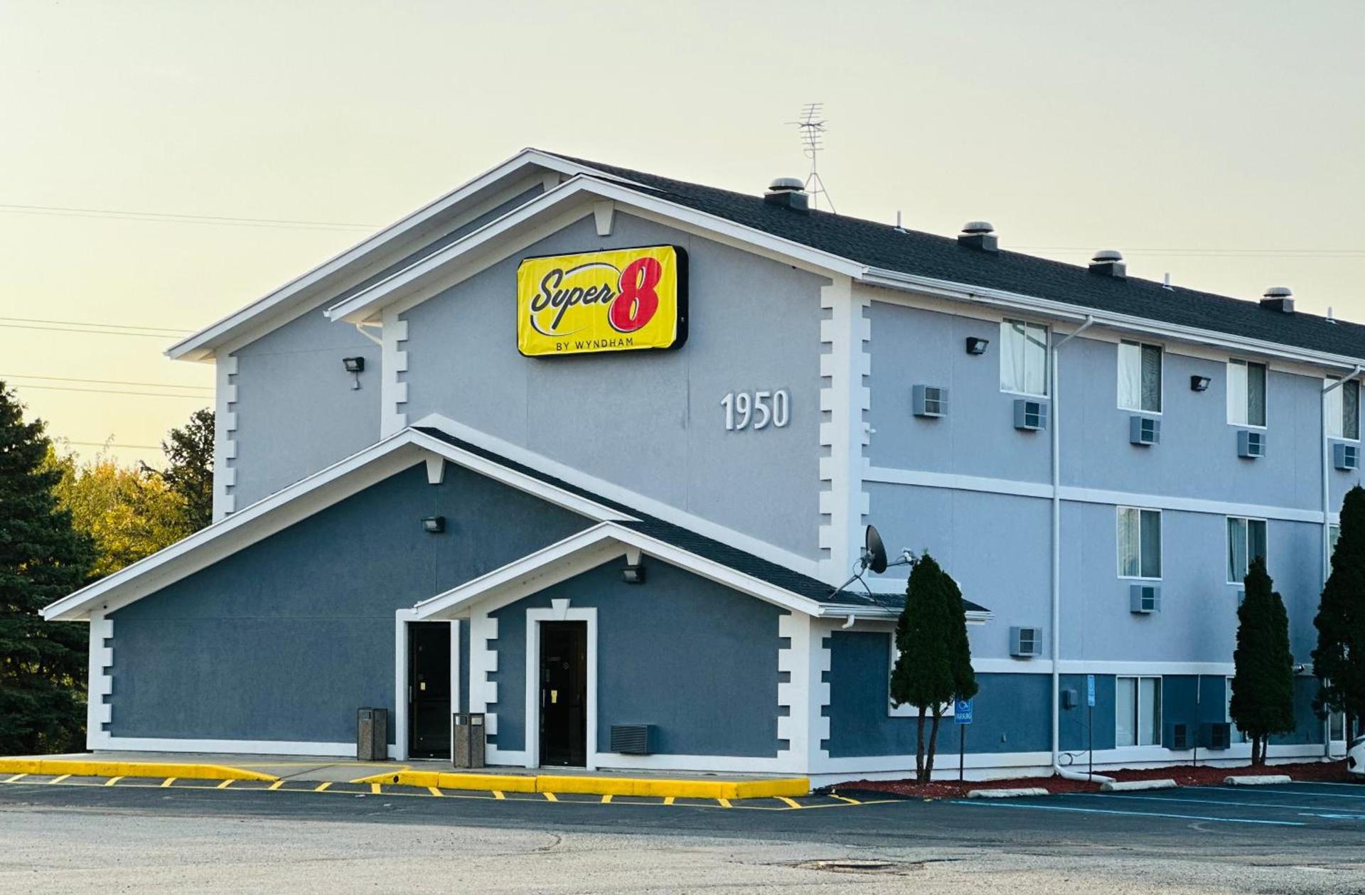 Super 8 by Wyndham Benton Harbor St Joseph photo 12