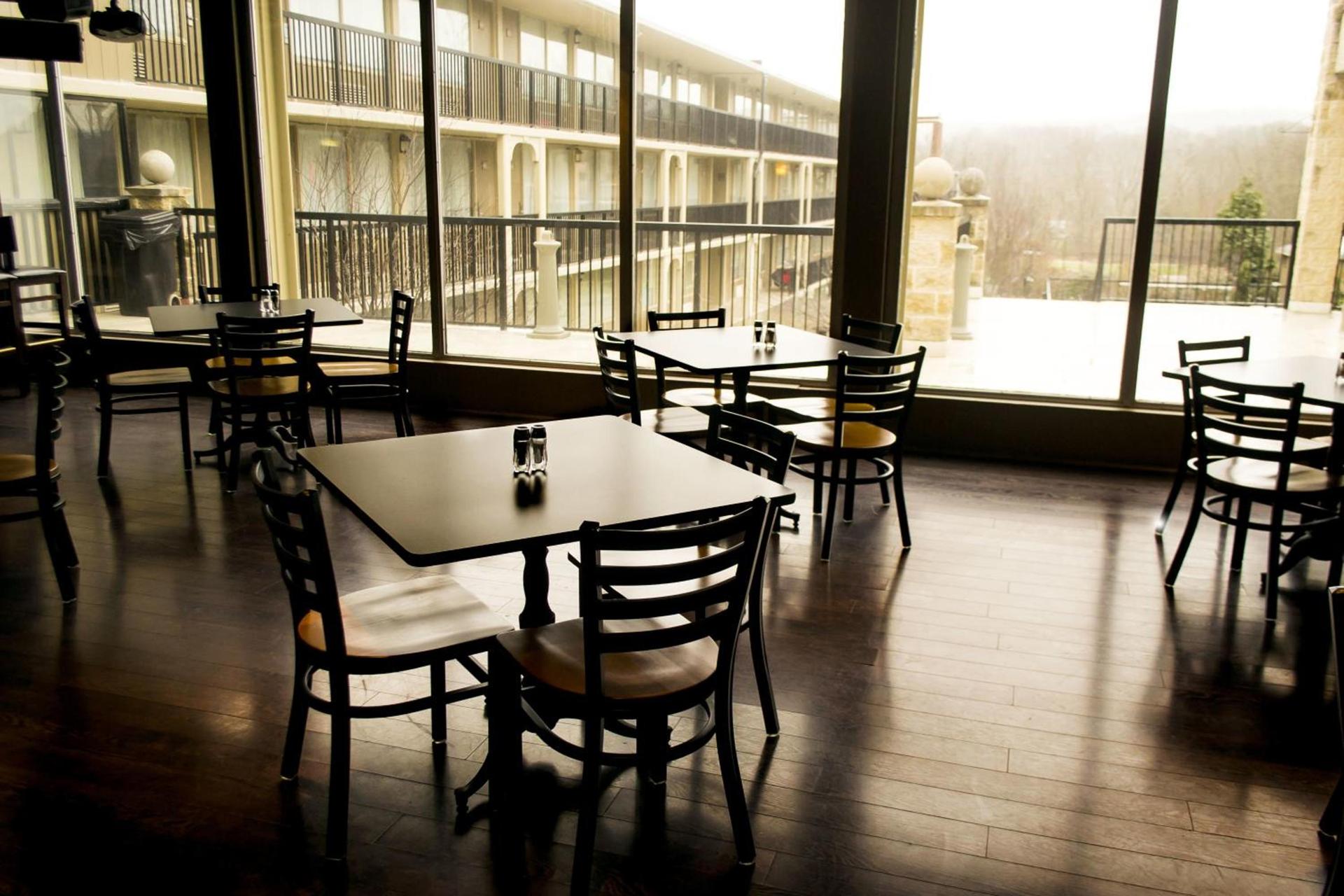 New Hope Inn & Suites photo 12