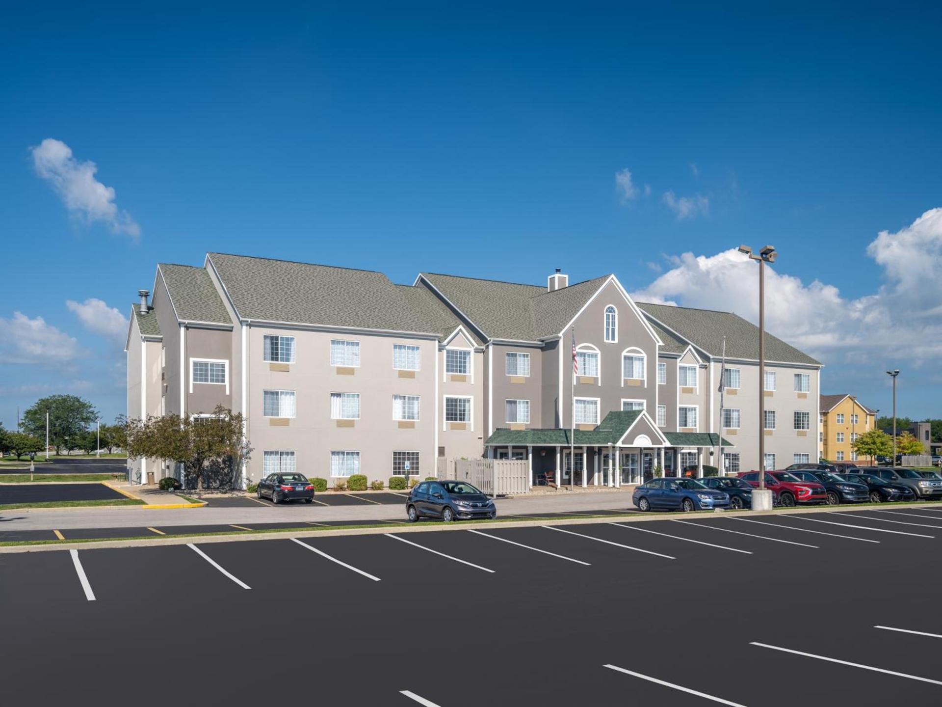 Country Inn & Suites by Radisson, Maumee - Toledo photo 3