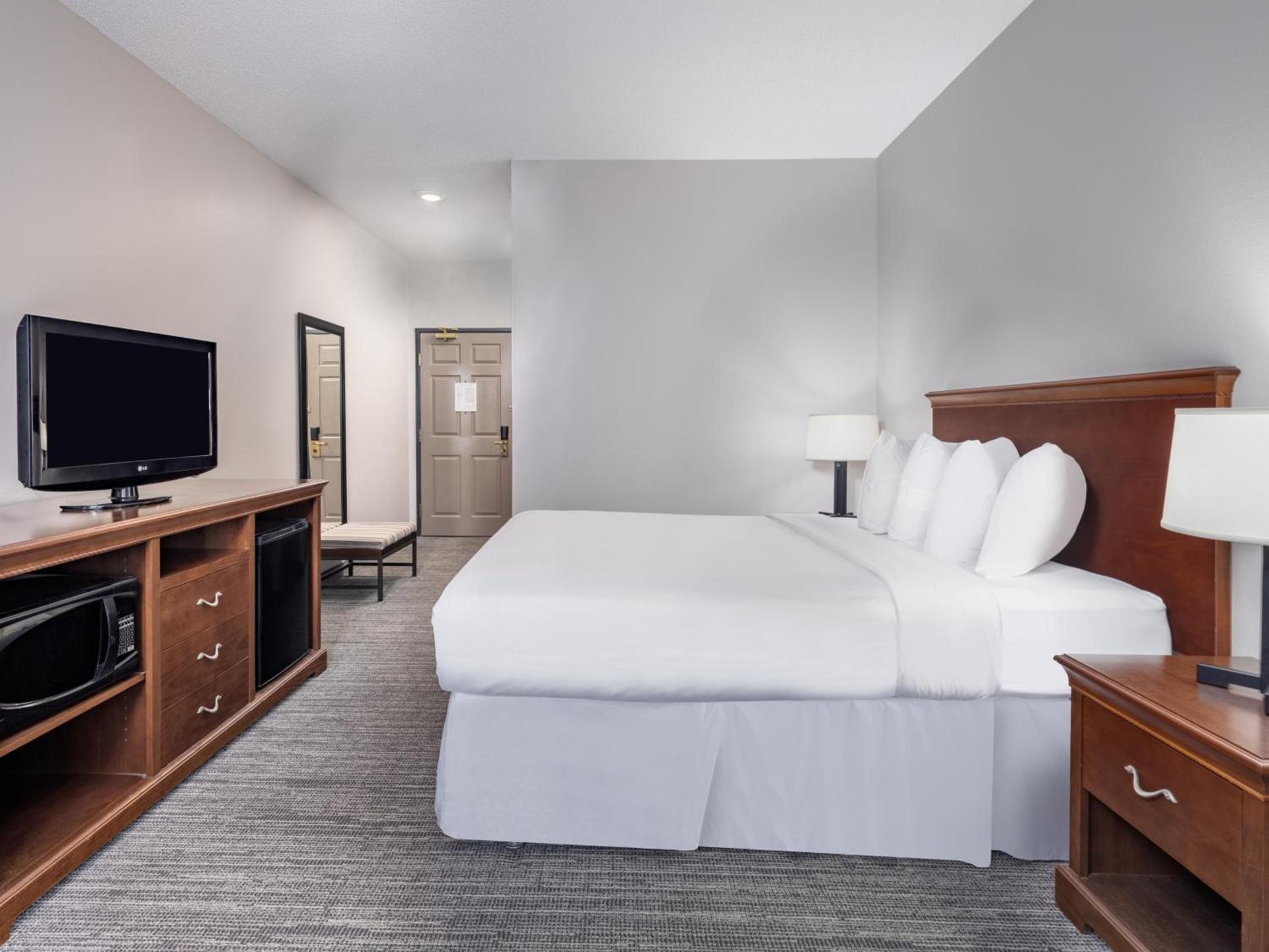 Country Inn & Suites by Radisson, Maumee - Toledo photo 36