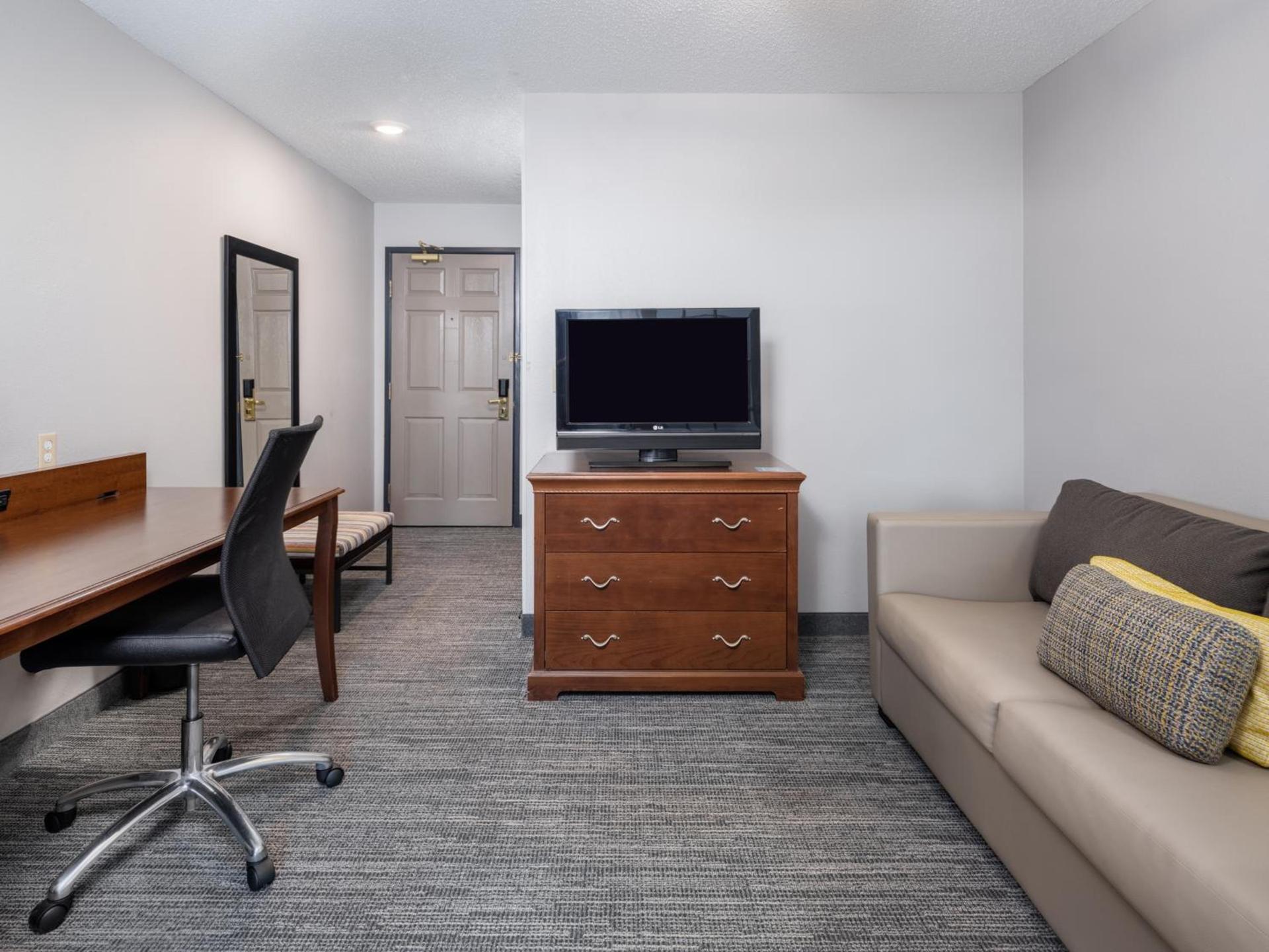 Country Inn & Suites by Radisson, Maumee - Toledo photo 40