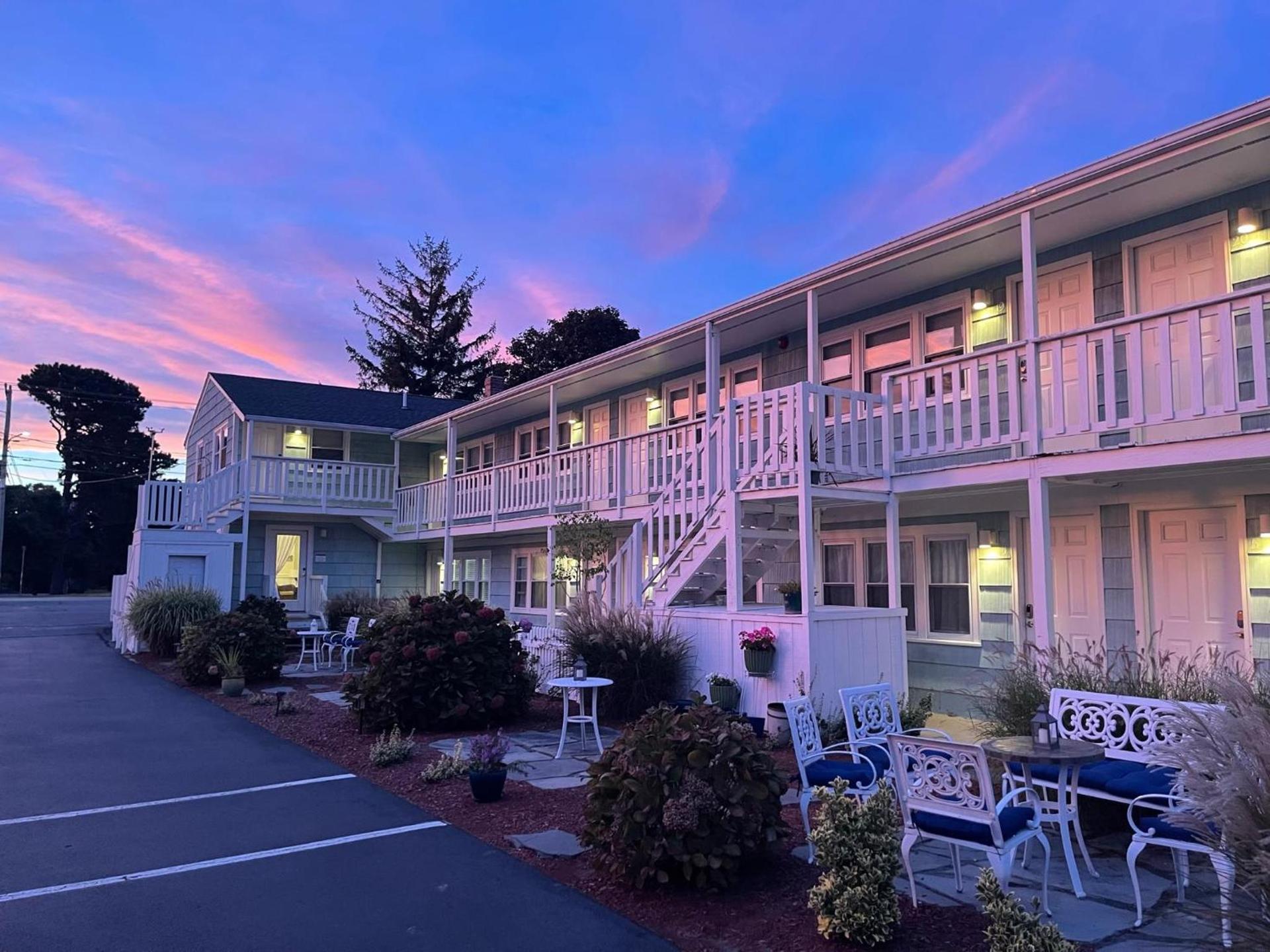 The Escape Inn photo 100