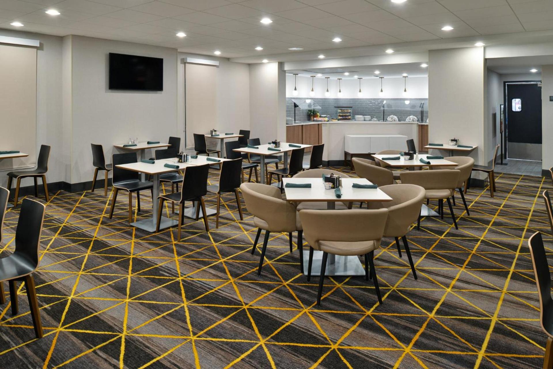 Holiday Inn Hotel & Suites Overland Park-Convention Center by IHG photo 39