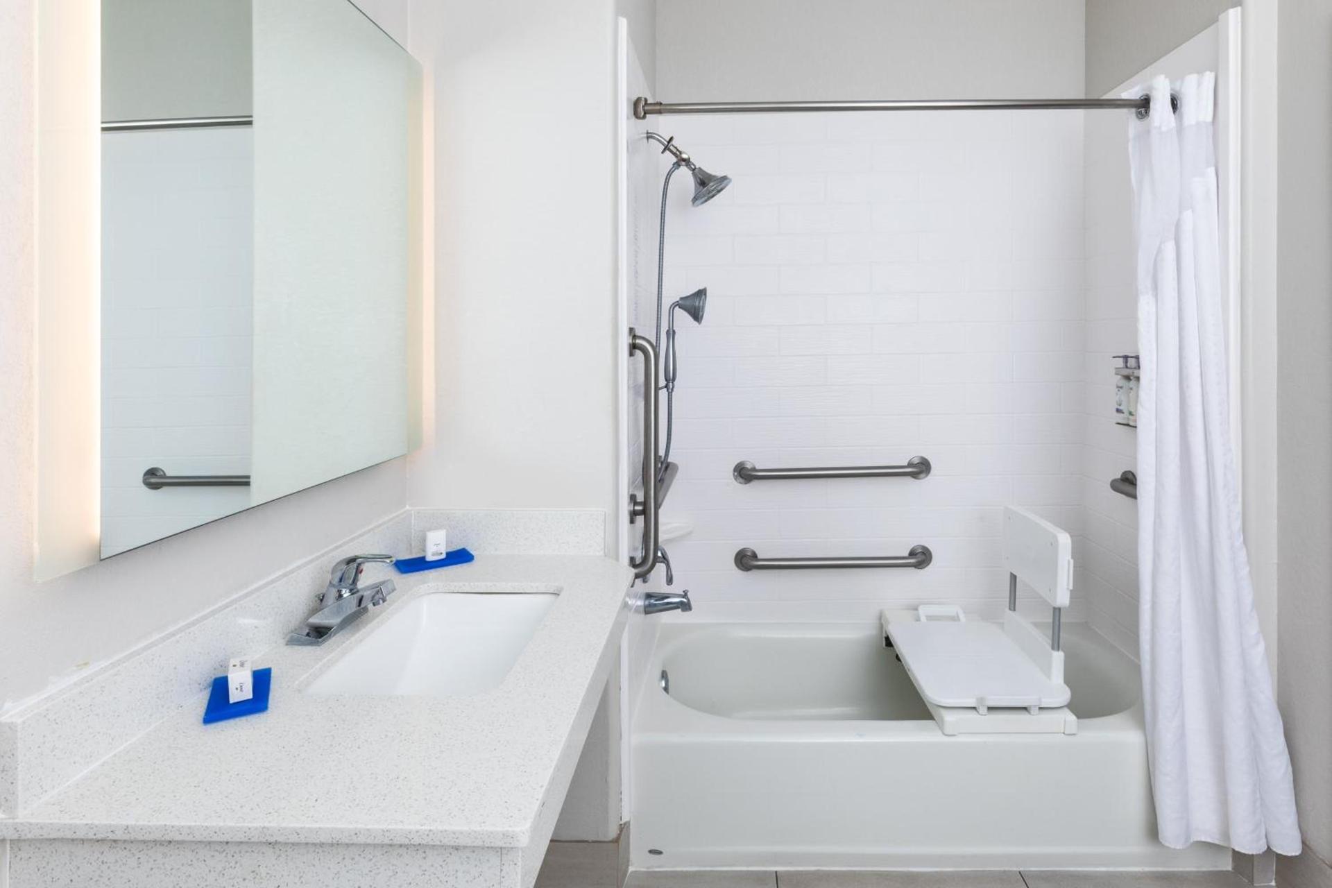 Holiday Inn Express & Suites Lafayette South by IHG photo 50