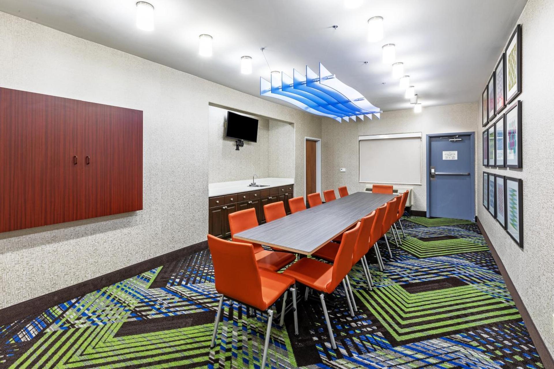 Holiday Inn Express & Suites Lafayette South by IHG photo 62