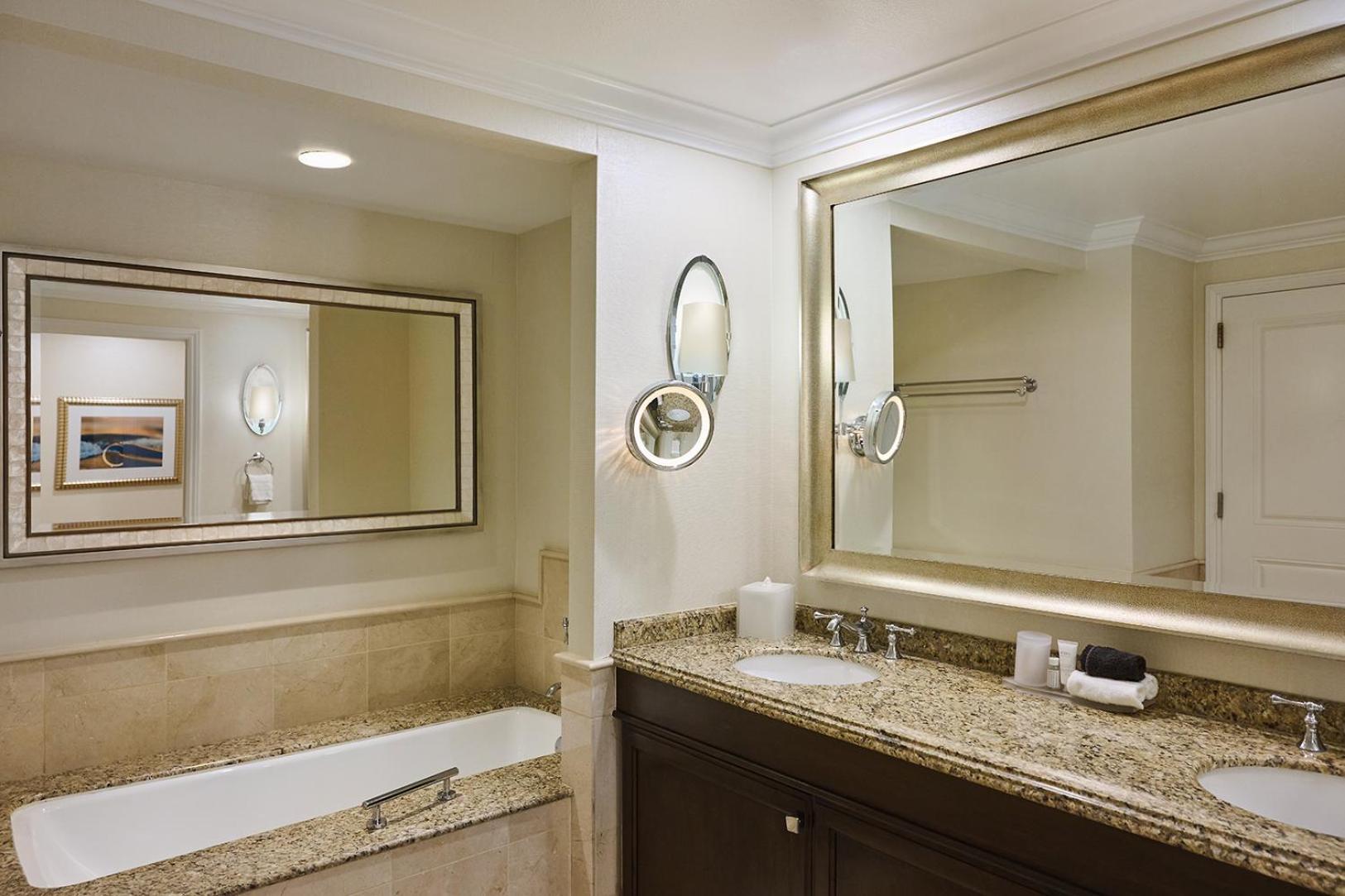 Balboa Bay Resort photo 35