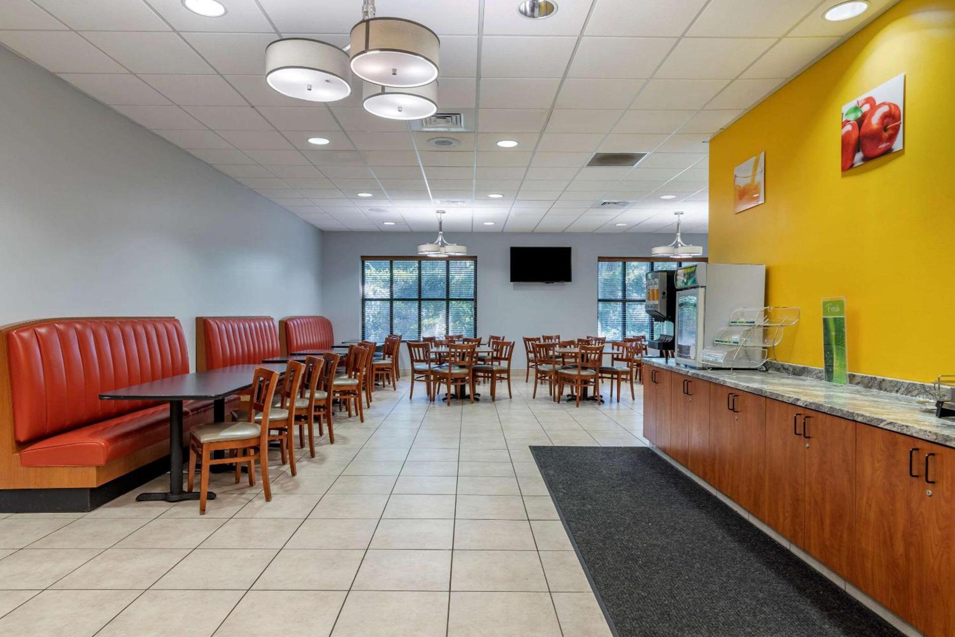 Quality Inn At Town Center photo 27