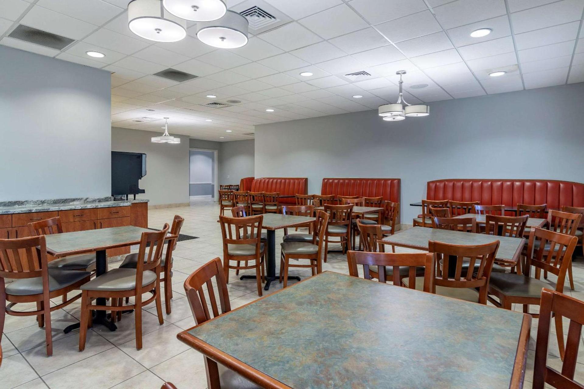 Quality Inn At Town Center photo 28