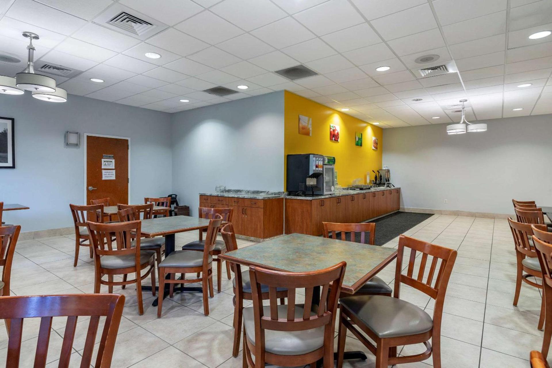 Quality Inn At Town Center photo 29