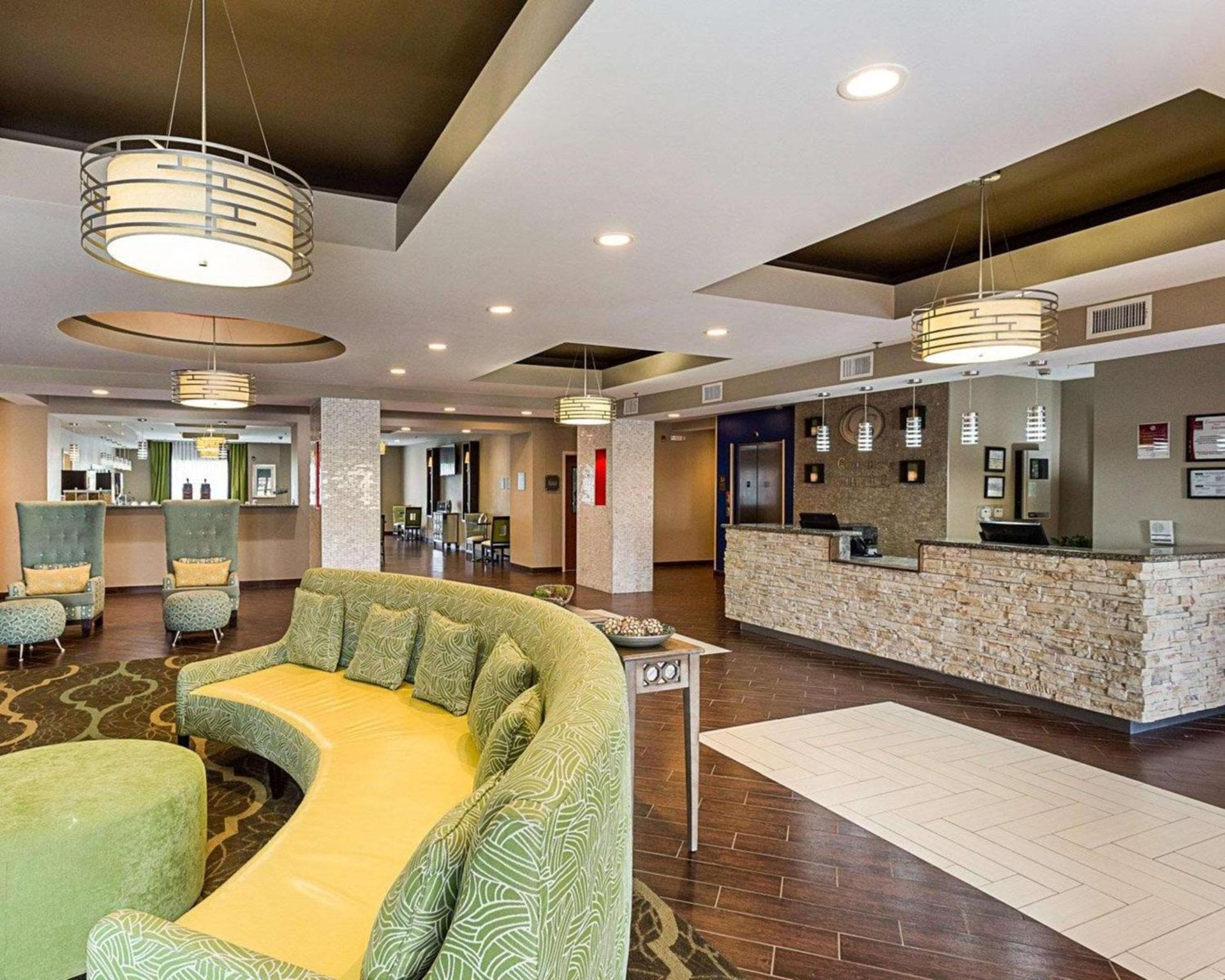 Comfort Suites near Tanger Outlet Mall photo 4