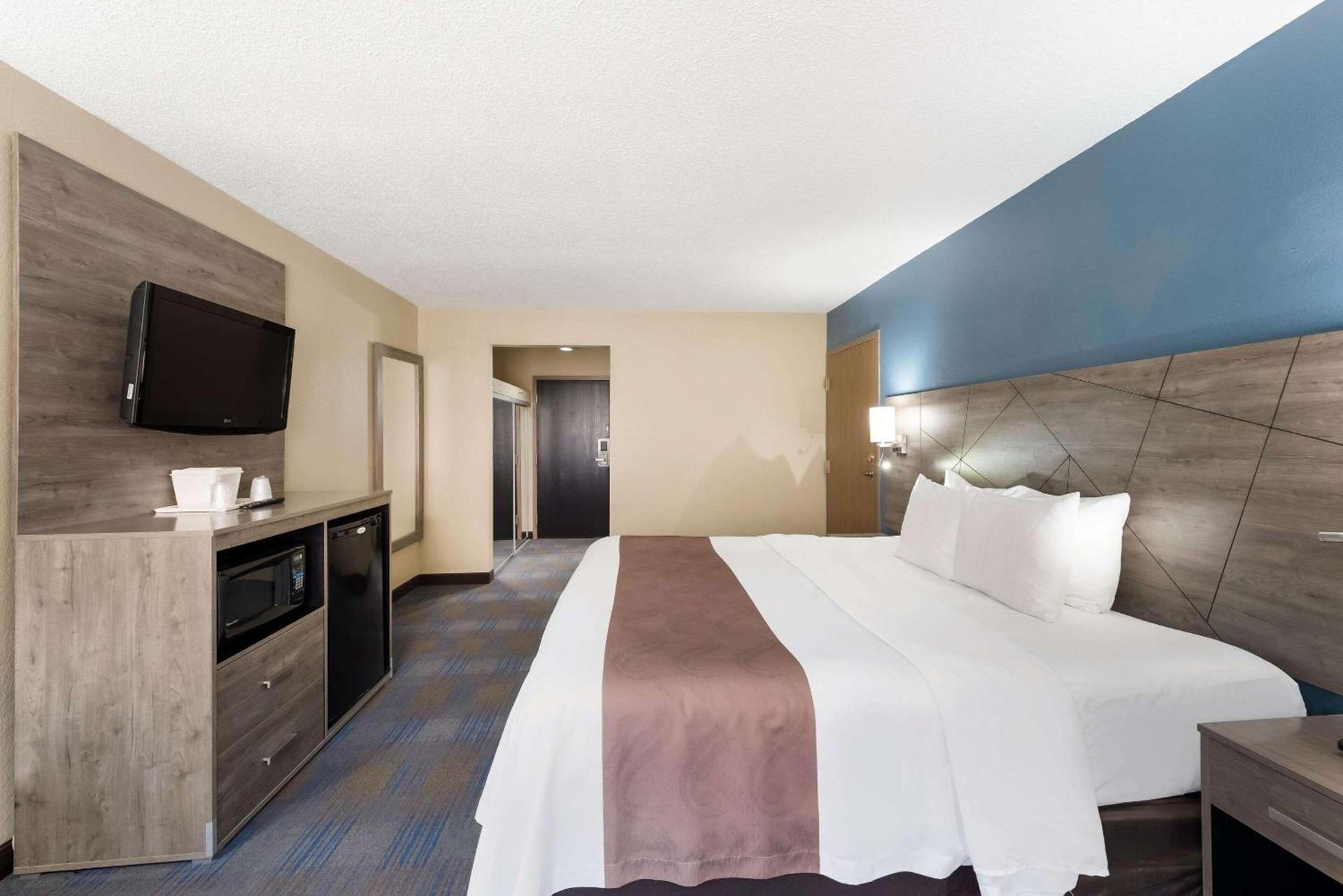 Quality Inn Upper Sandusky photo 17