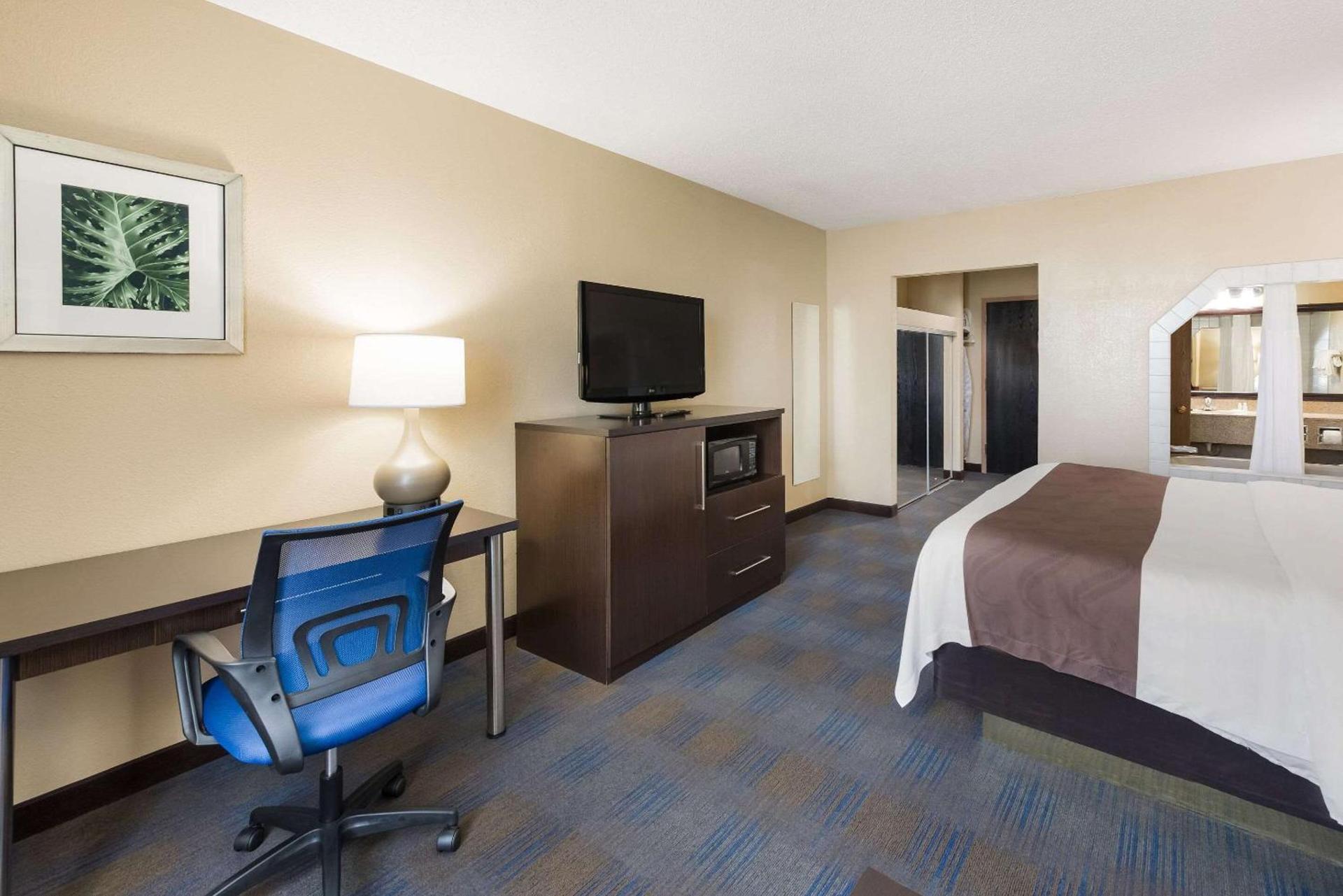 Quality Inn Upper Sandusky photo 24