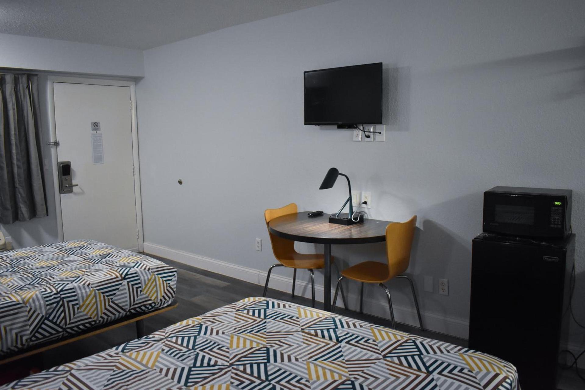 Motel 6 Columbus OH - OSU North photo 34