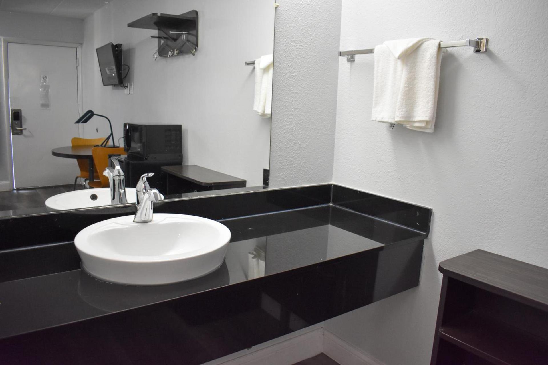 Motel 6 Columbus OH - OSU North photo 30