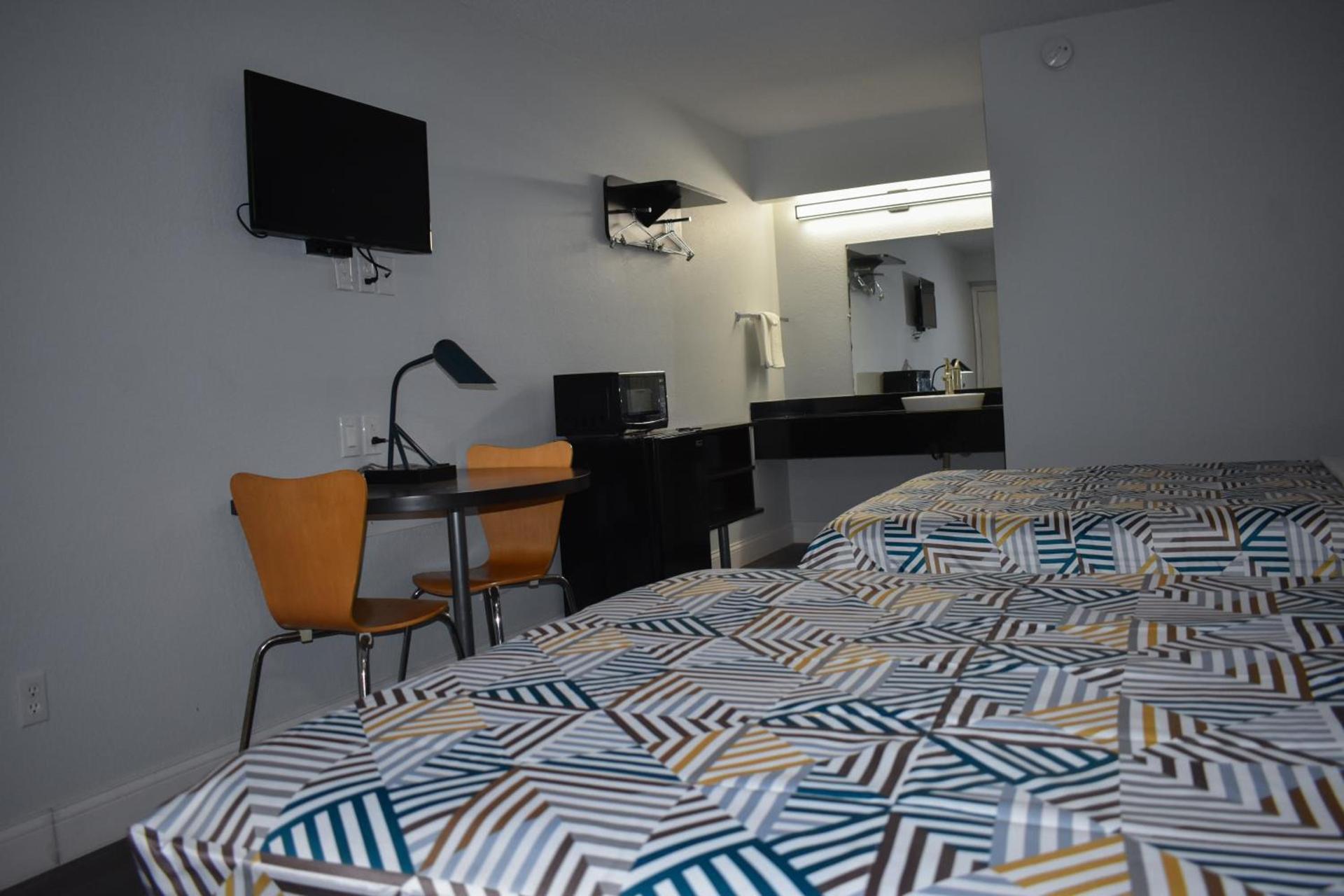 Motel 6 Columbus OH - OSU North photo 31