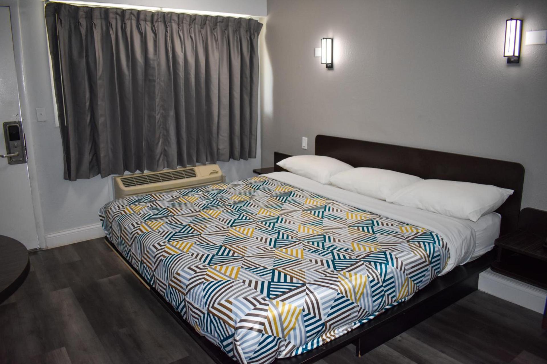 Motel 6 Columbus OH - OSU North photo 28